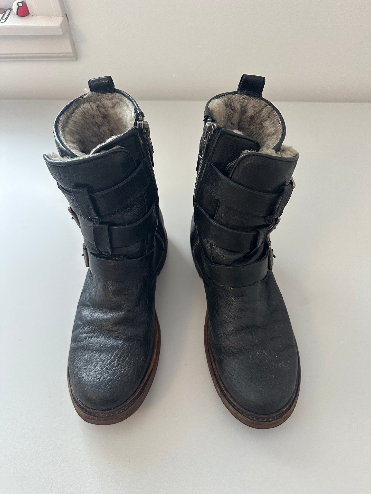 Frye Valerie Black Leather Shearling Lined Strappy Buckle Moto Boots |  Size 6.5