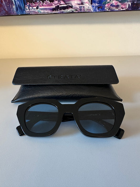 Strata Amplify Black Geometric Chunky Sunglasses with Case