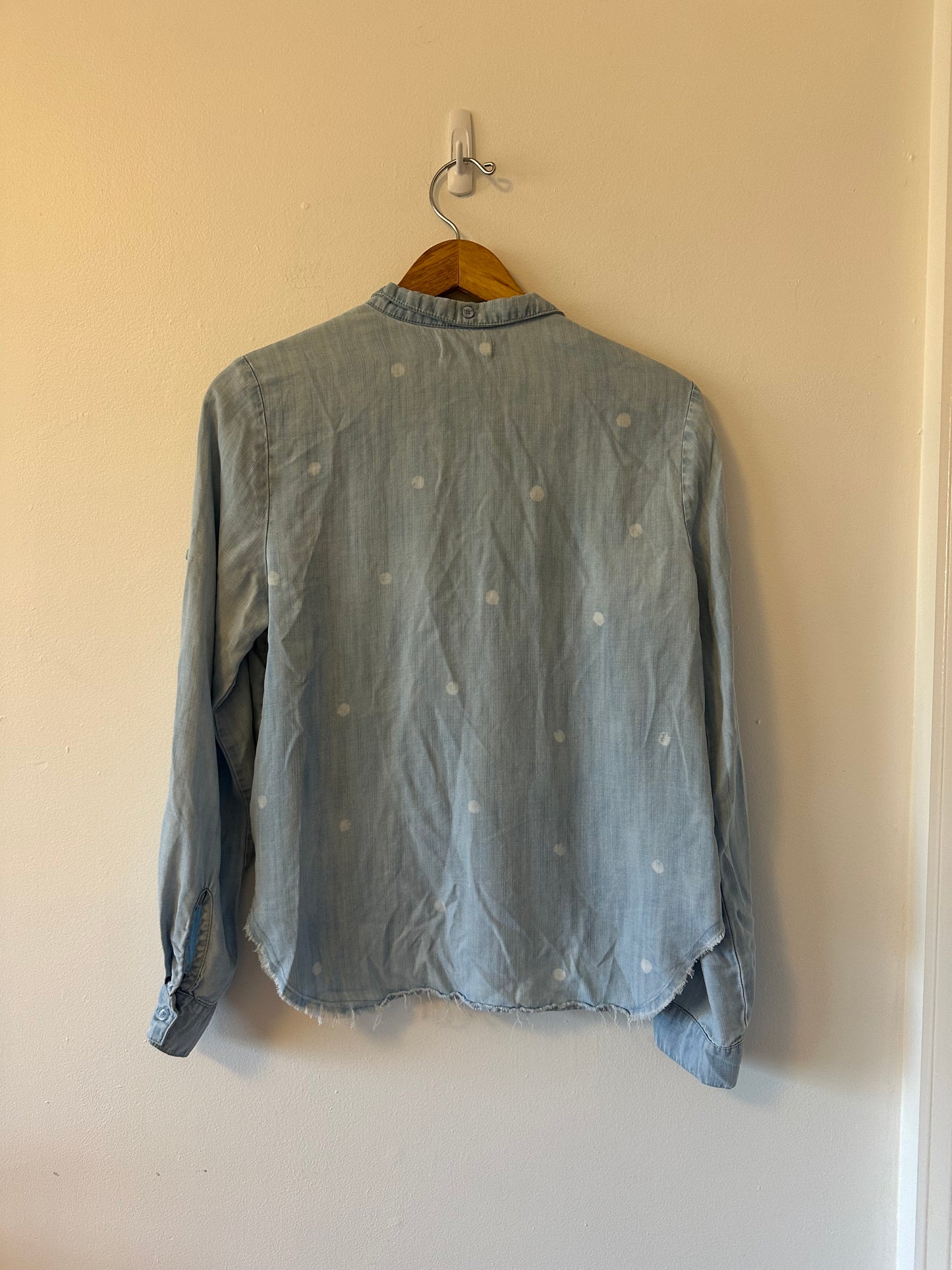 Bella Dahl Frayed Lightweight Chambray Denim Polka Dot Blouse | Size Medium