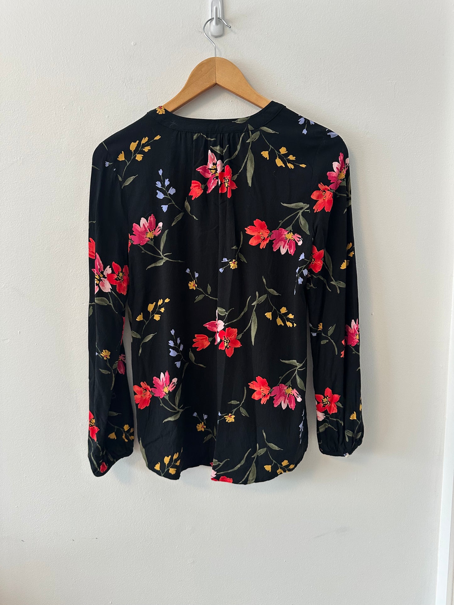 Old Navy Black Floral Henley Blouse Shirt | Size Small