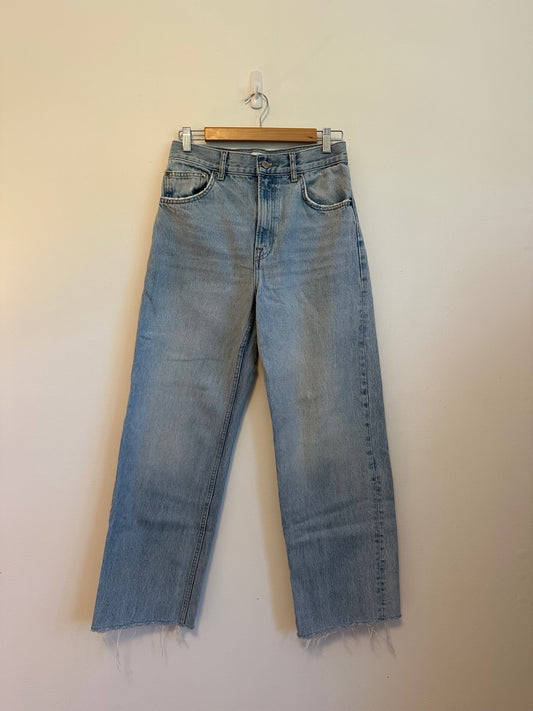 Zara High Rise Wide Leg Jeans in Light Wash Blue | Size 4