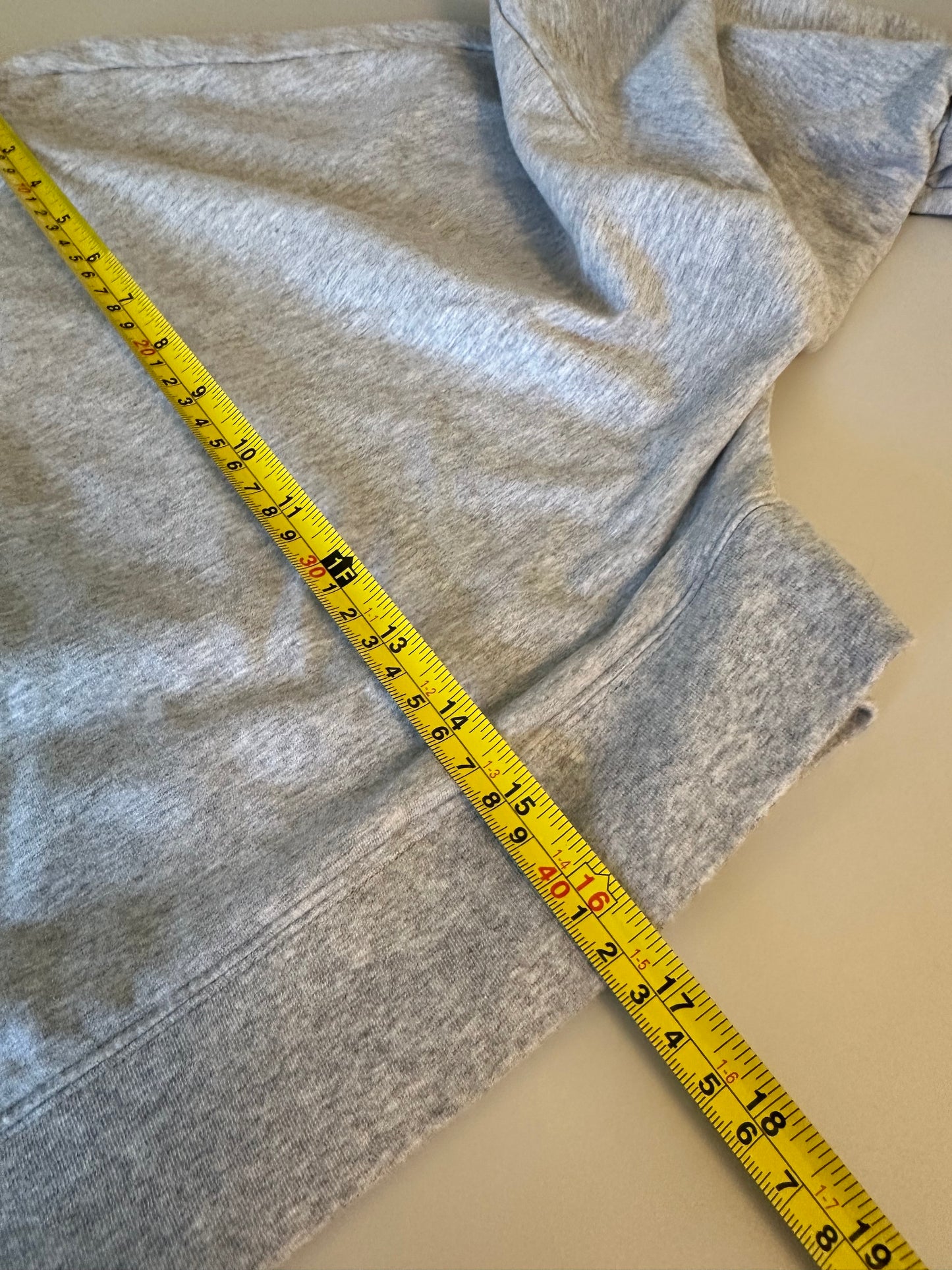 Alo Yoga Cropped Sway Crew Neck Pullover in Athletic Heather Gray | Size Medium