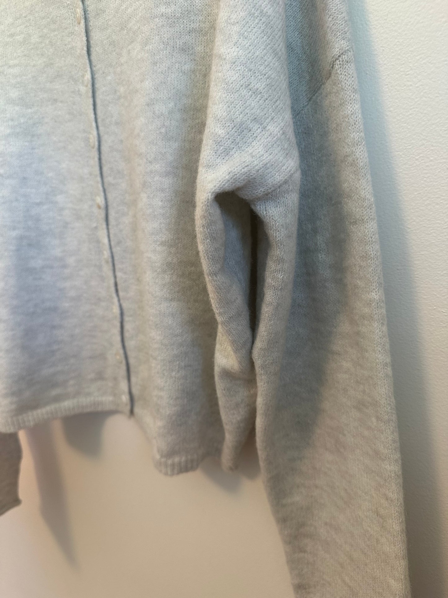 Solai Free Falling Button Cardigan in Light Gray | Size Small