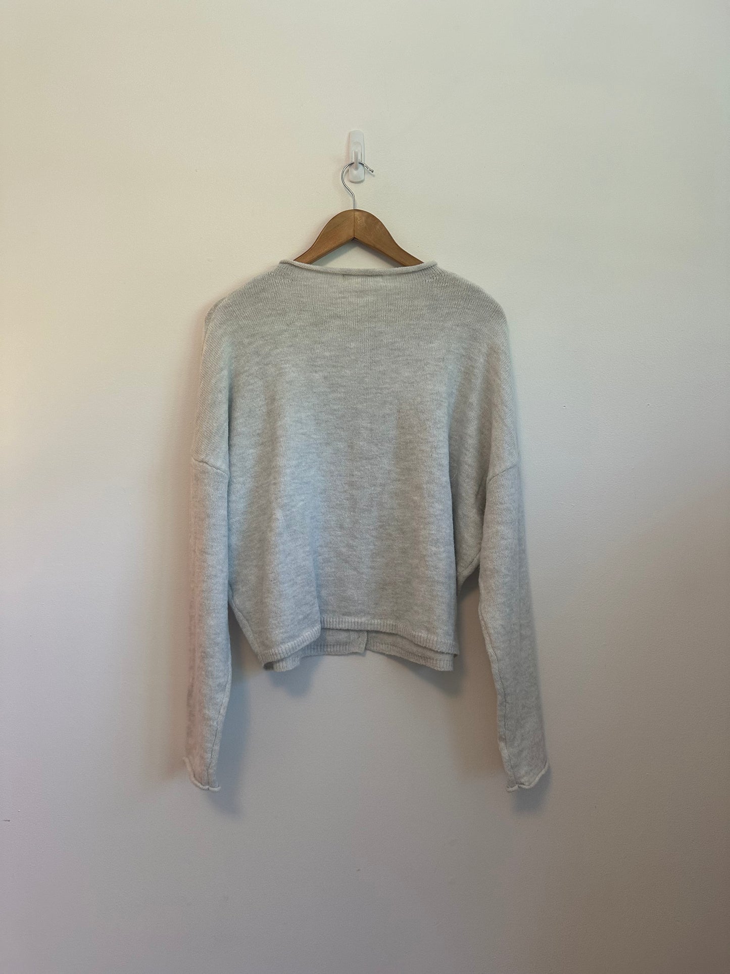 Solai Free Falling Button Cardigan in Light Gray | Size Small