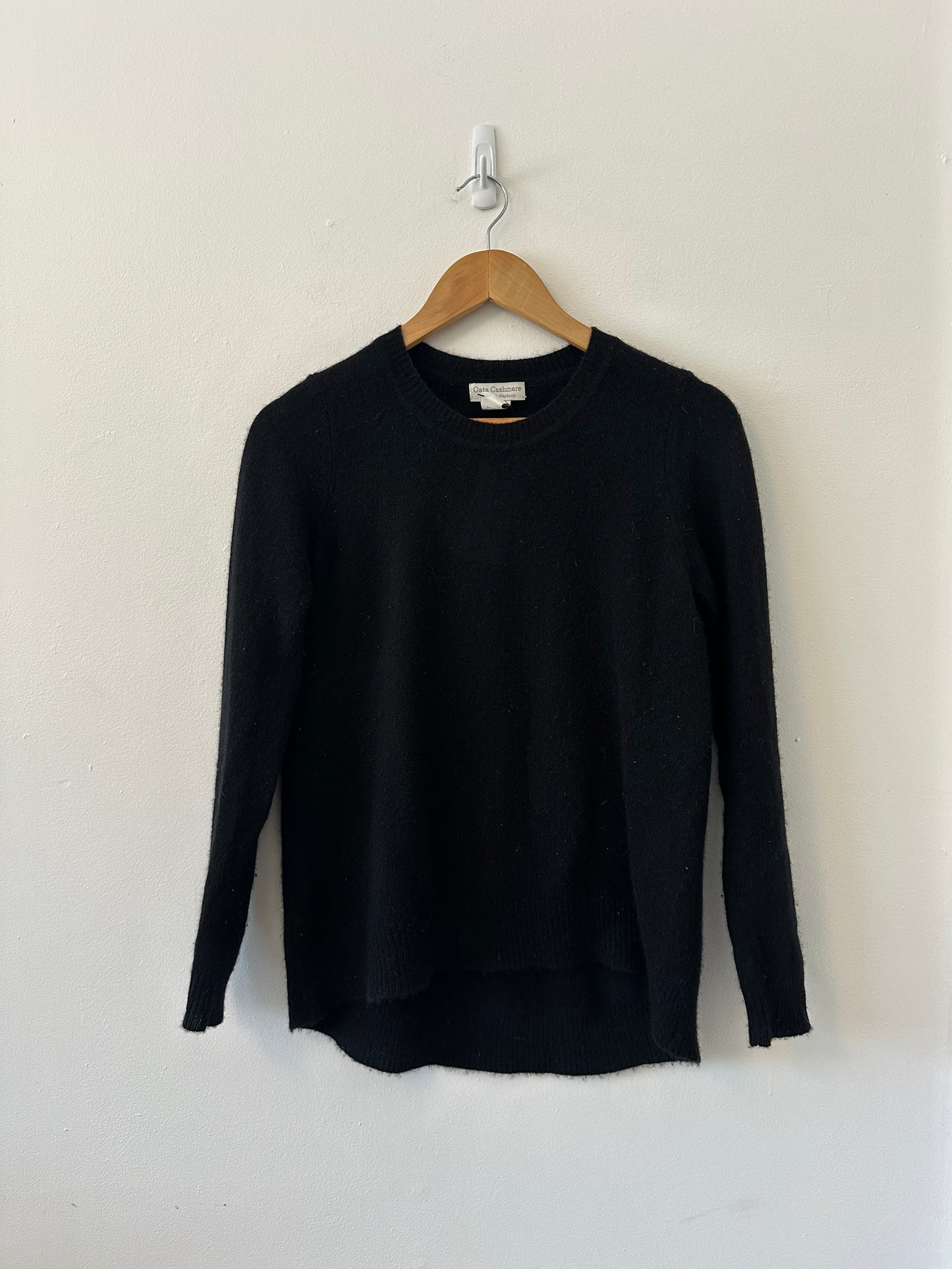 Oats Cashmere Black Cashmere Classic Crewneck Sweater | Size XS