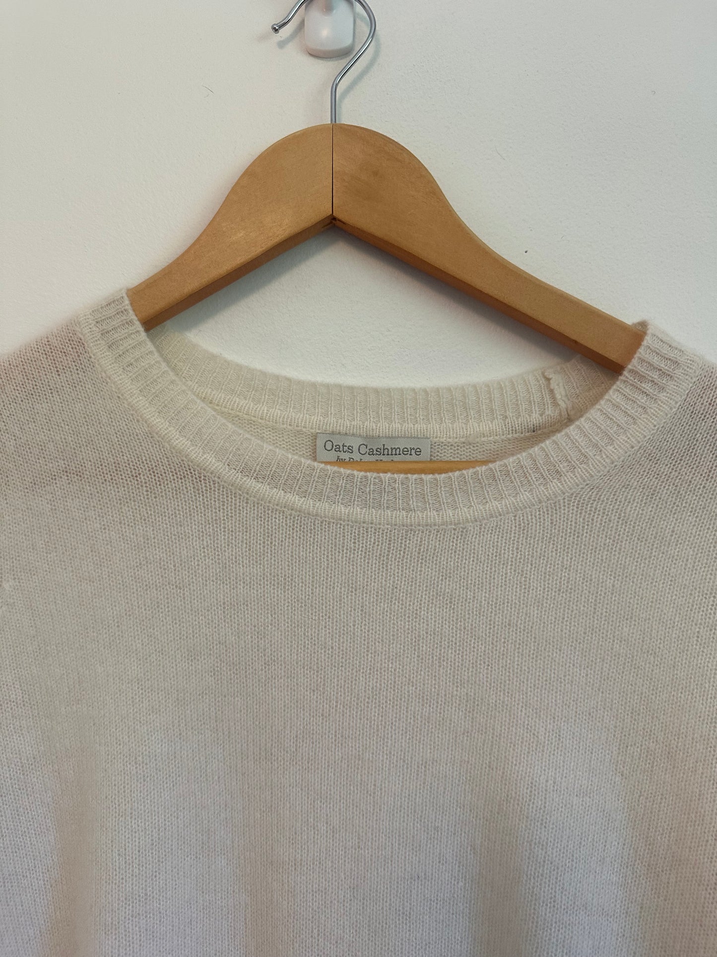 Oats Cashmere Mimosa High Low Crewneck Sweater in Ivory | Size Small