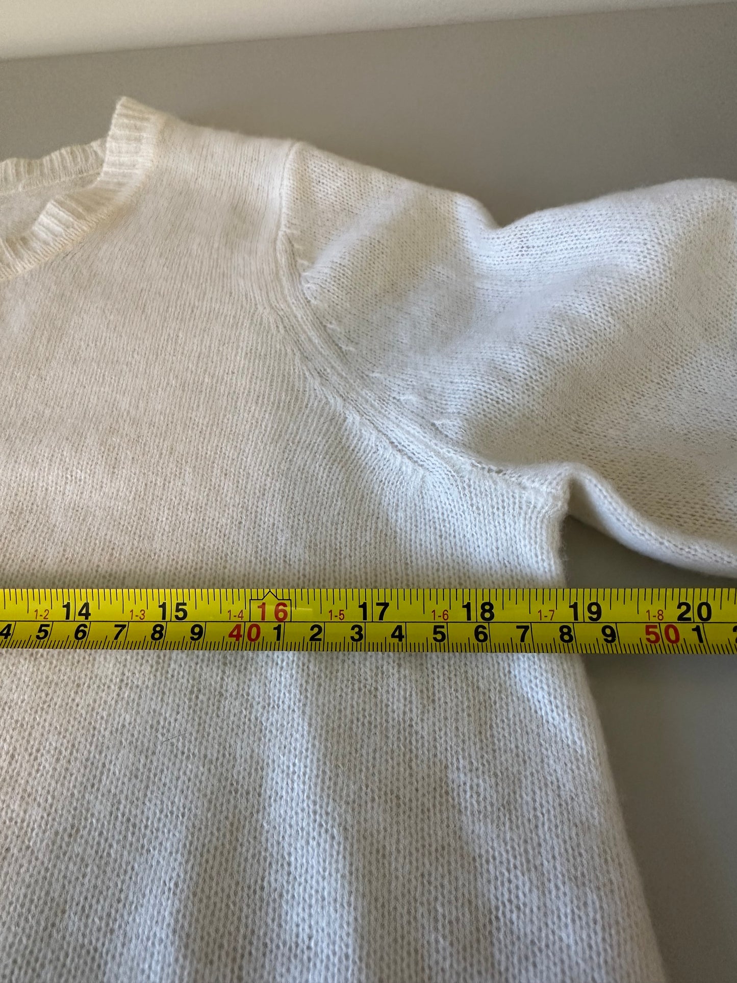 Oats Cashmere Mimosa High Low Crewneck Sweater in Ivory | Size Small