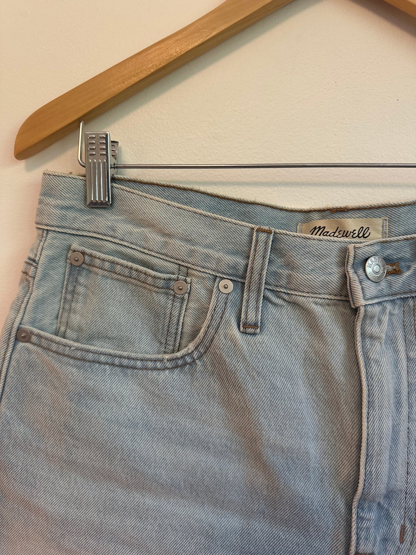Madewell Relaxed Denim Shorts in Light Blue Wash | Size 28