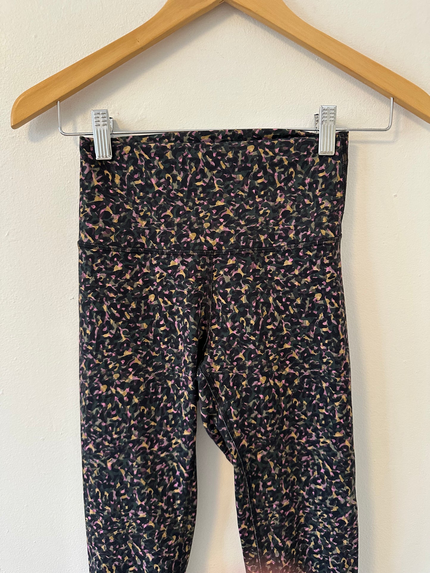 Lululemon Wunder Train High-Rise Tights in a Fluctuate Micro Pink Multi | Size 4