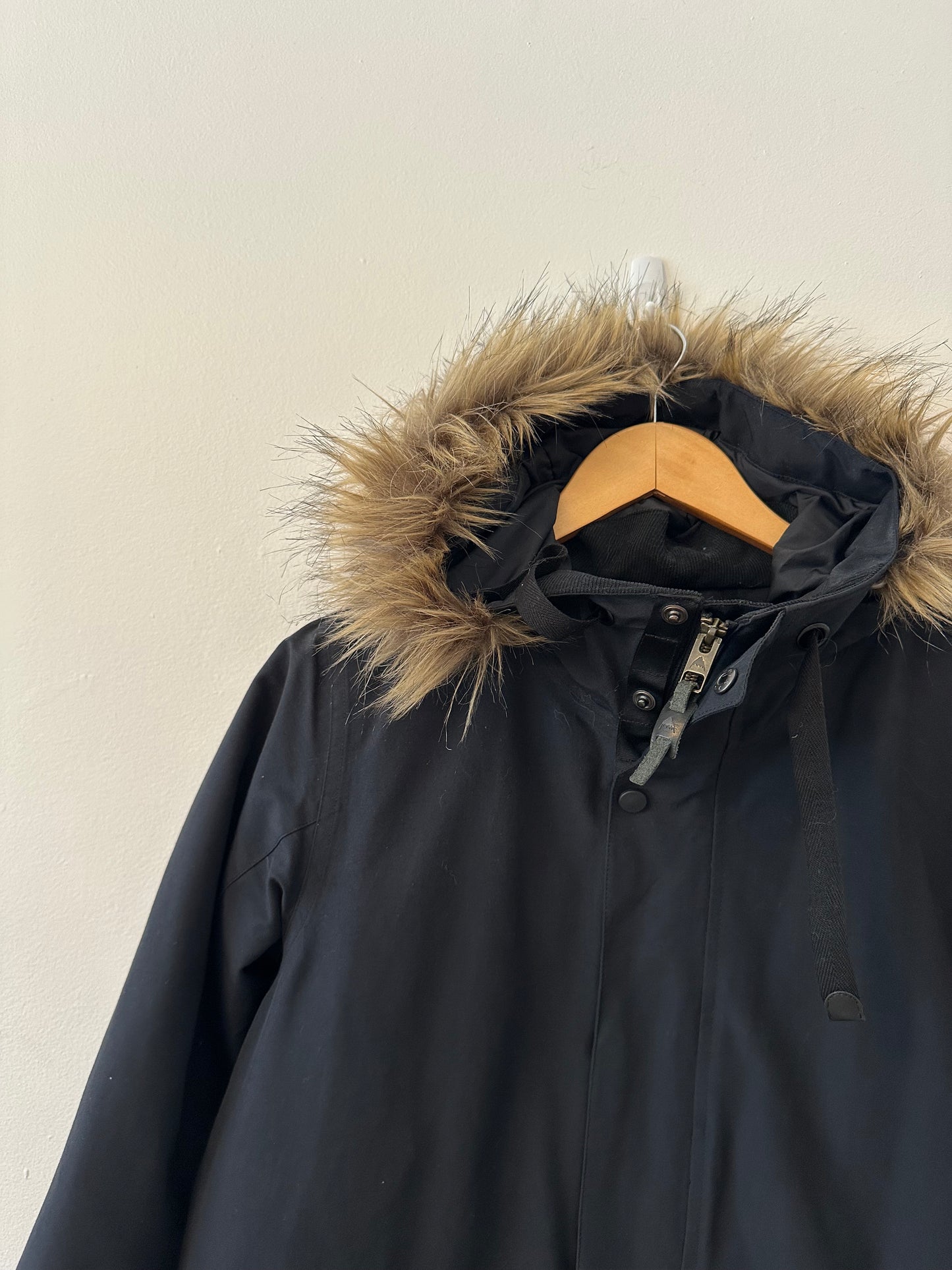 Burton Military Dovetail Hem Fur Hooded Parka in Navy | Size Small