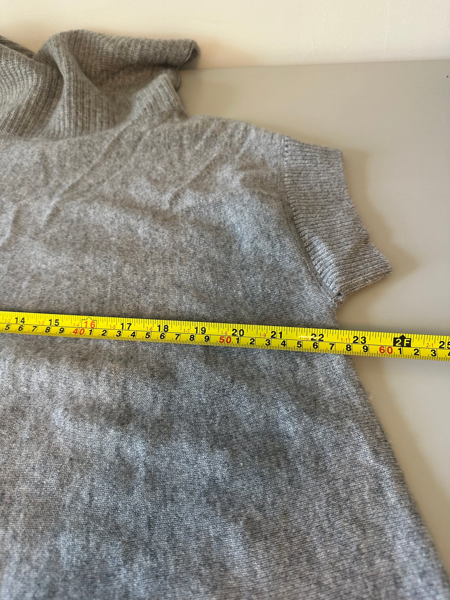 Vince Cashmere Cowl Neck Short Sleeve Gray Sweater | Size XS