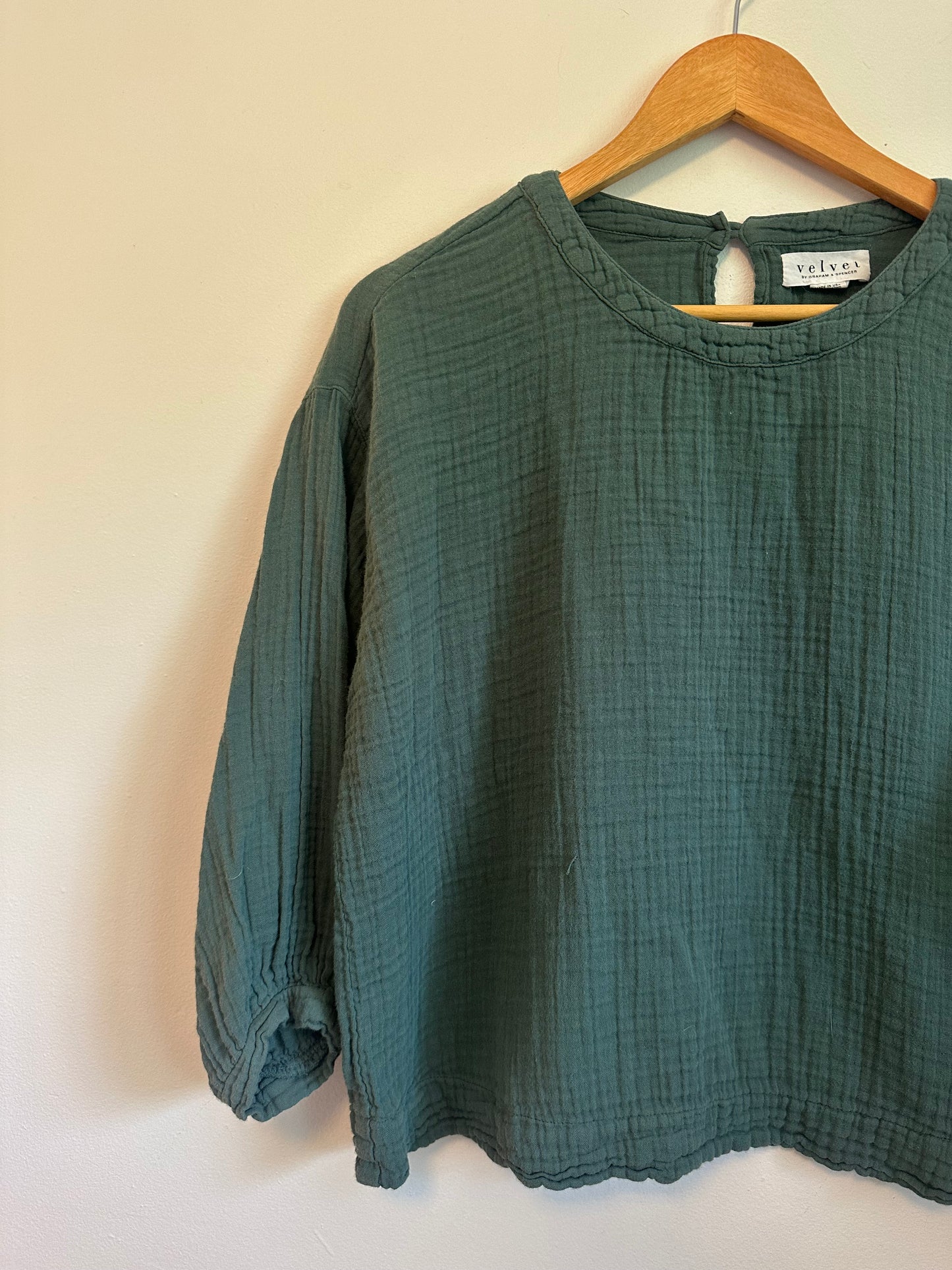 Velvet by Graham & Spencer Green Cotton Gauze Blouse | Size XS