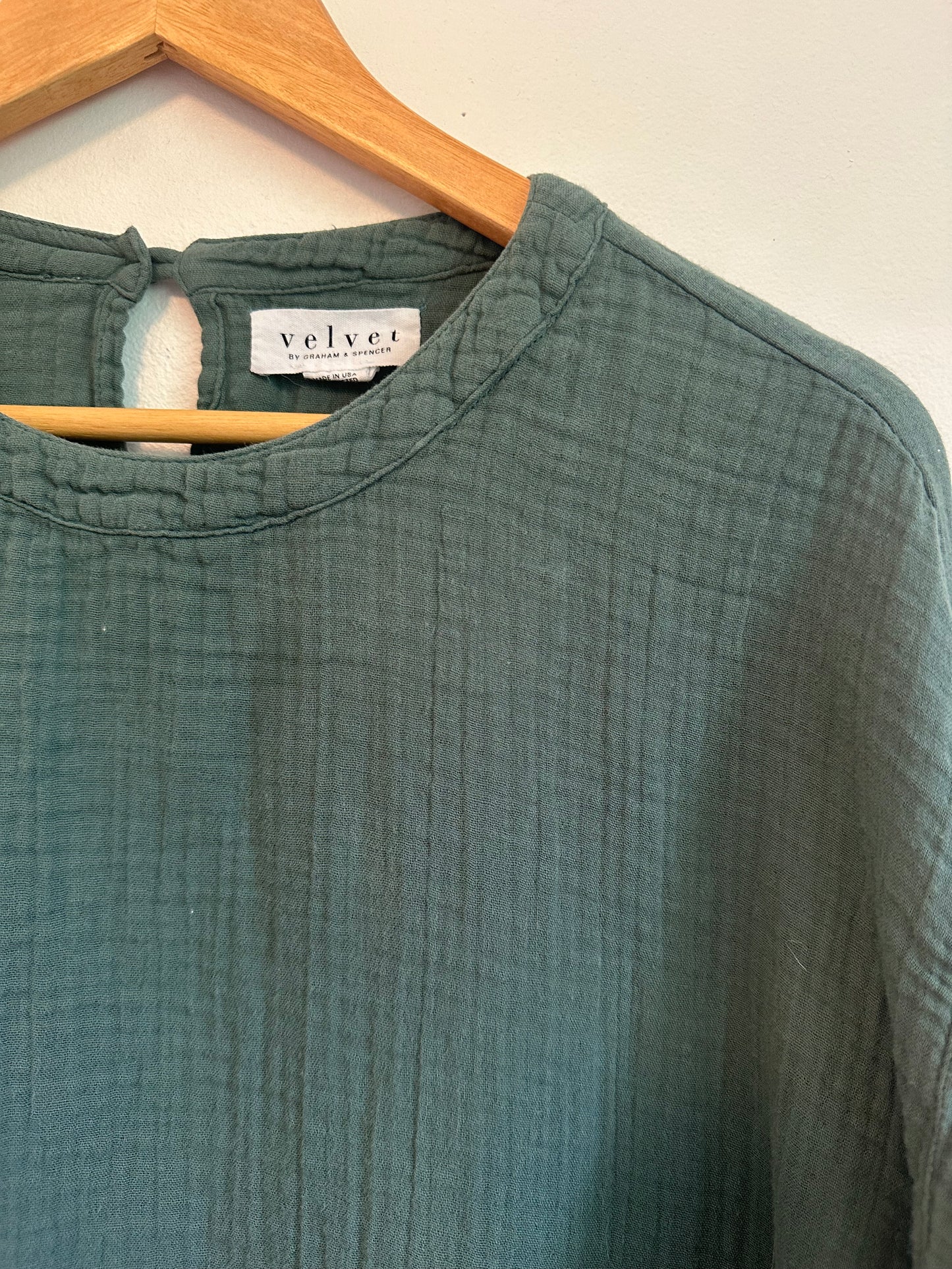 Velvet by Graham & Spencer Green Cotton Gauze Blouse | Size XS