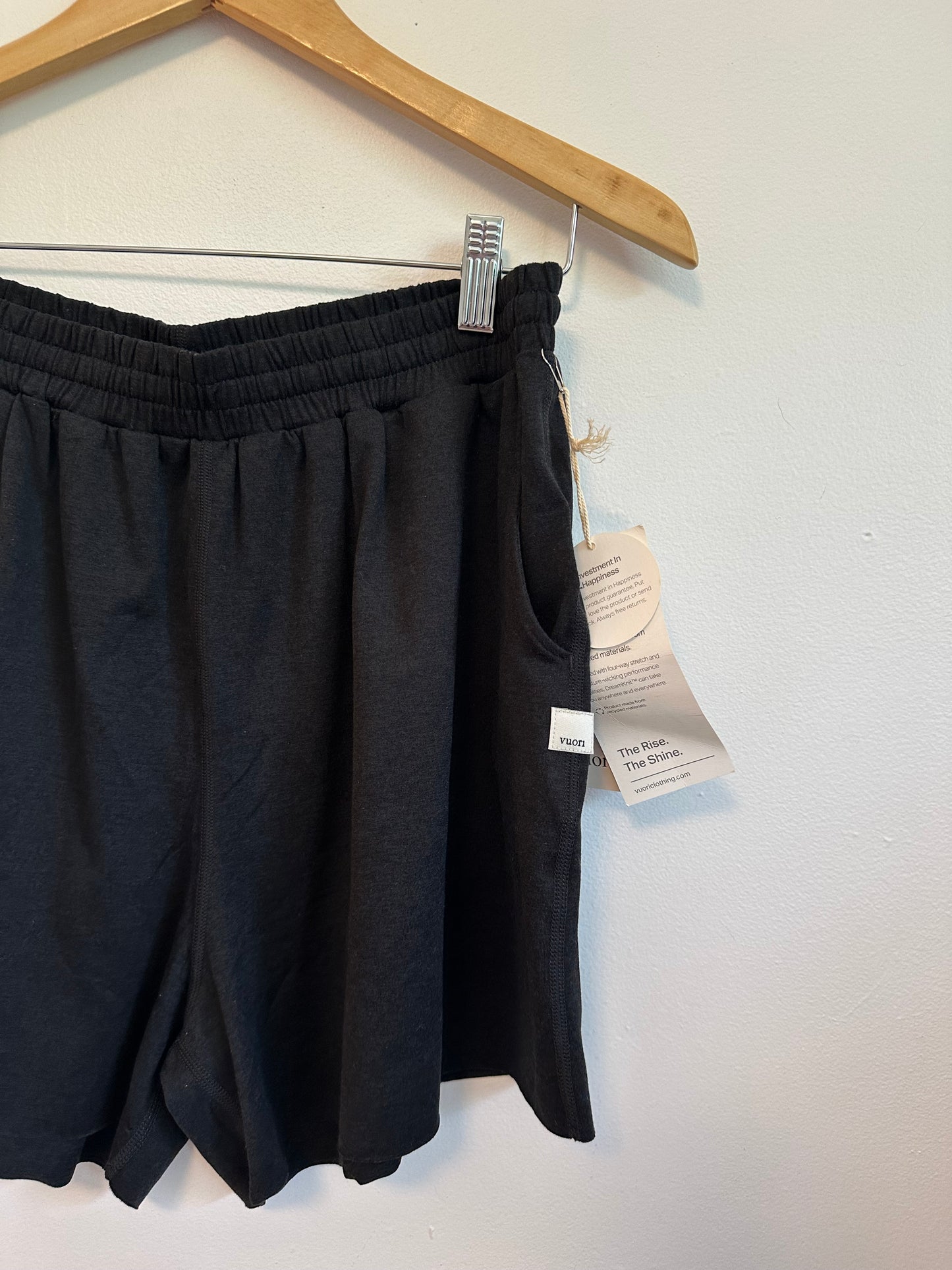 NWT Vuori Boyfriend Shorts in Black | Size Medium