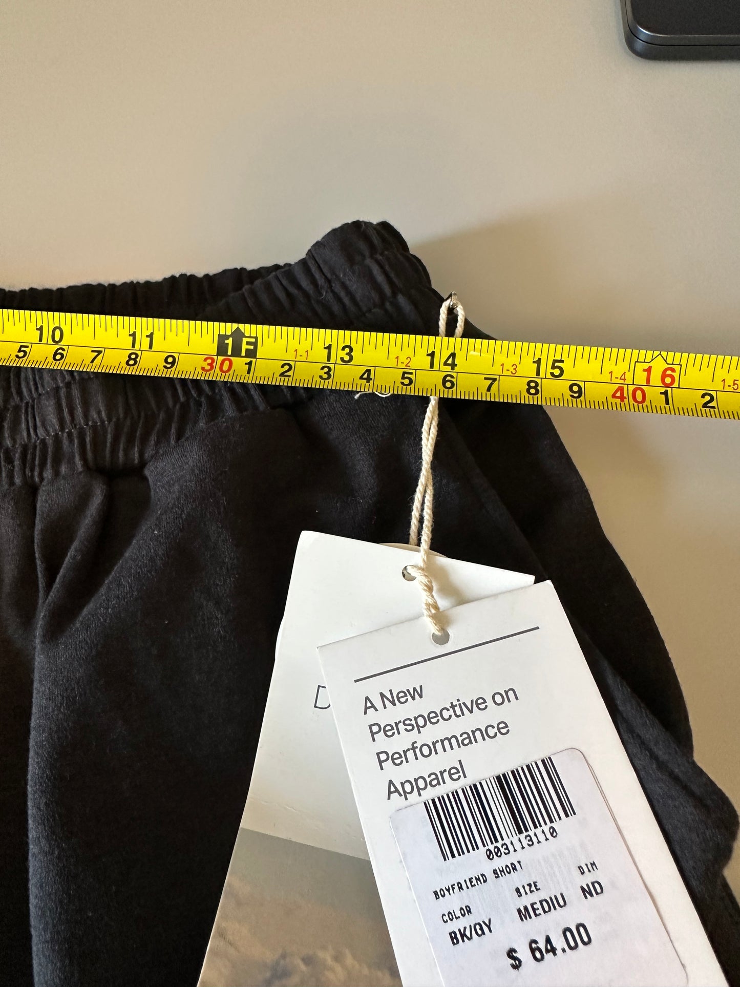 NWT Vuori Boyfriend Shorts in Black | Size Medium