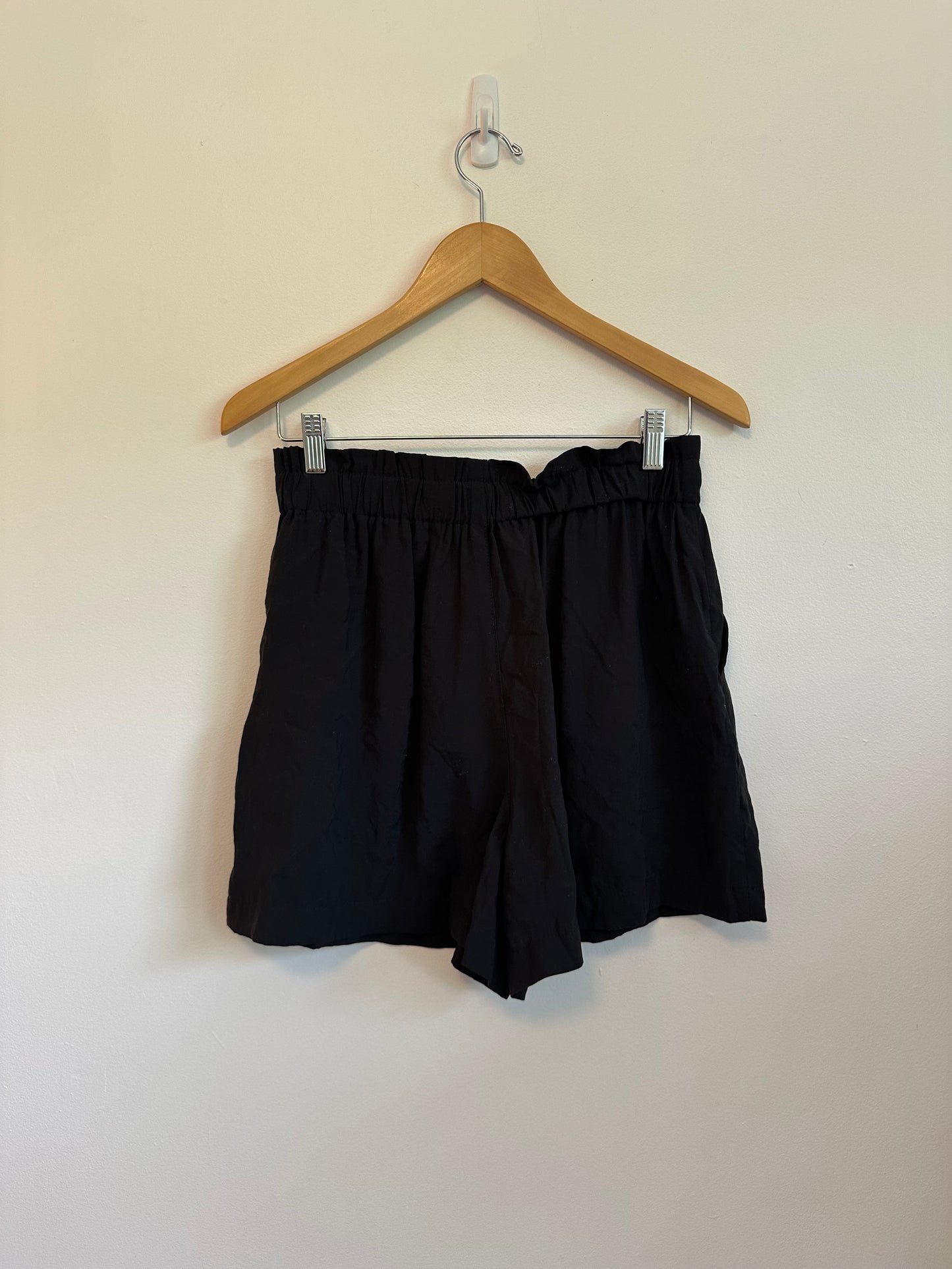 NWT Madwell Paperbag Pull On Shorts in Black | Size Small