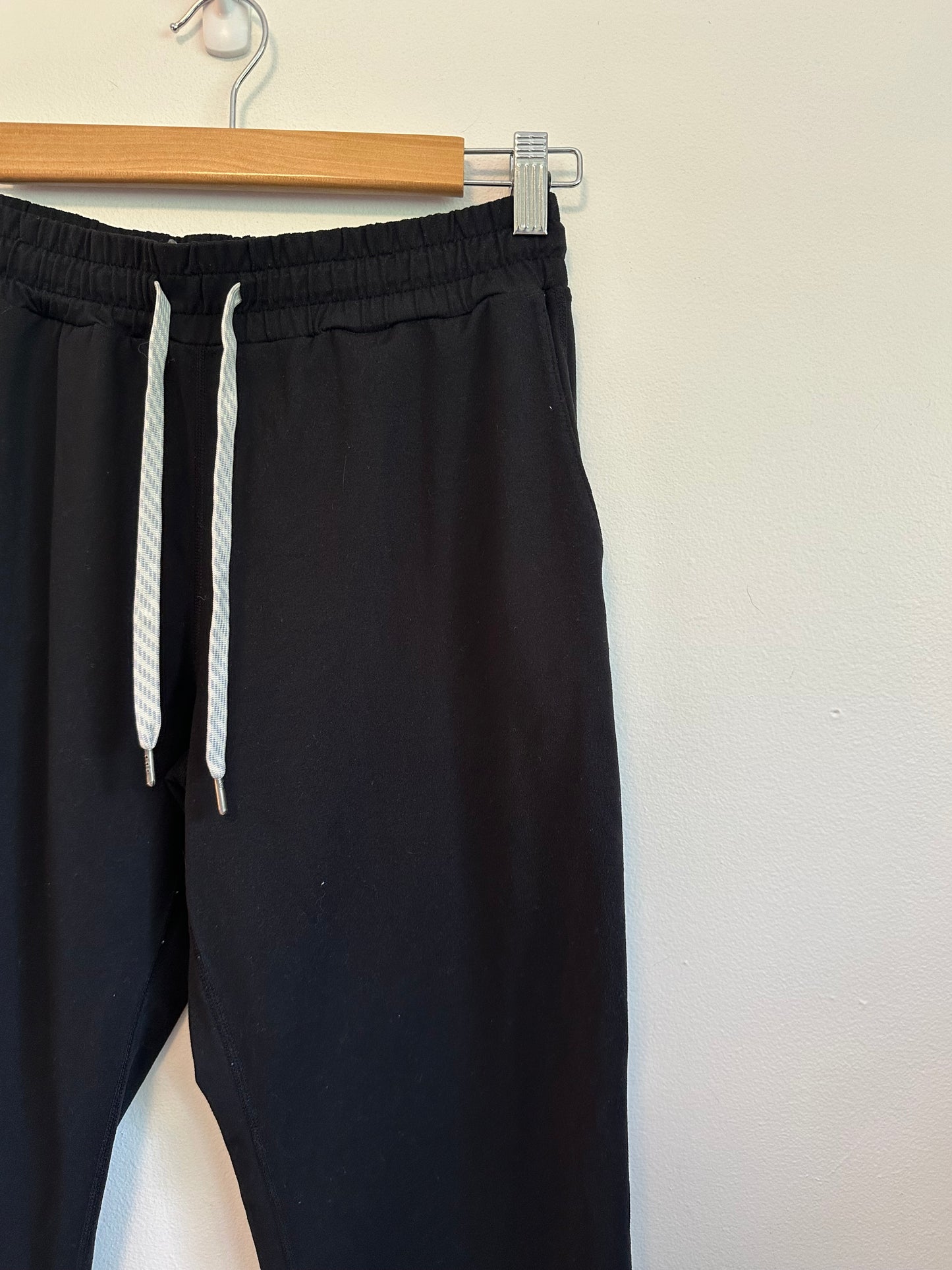 Vuori Heather Black Performance Jogger | Size Small