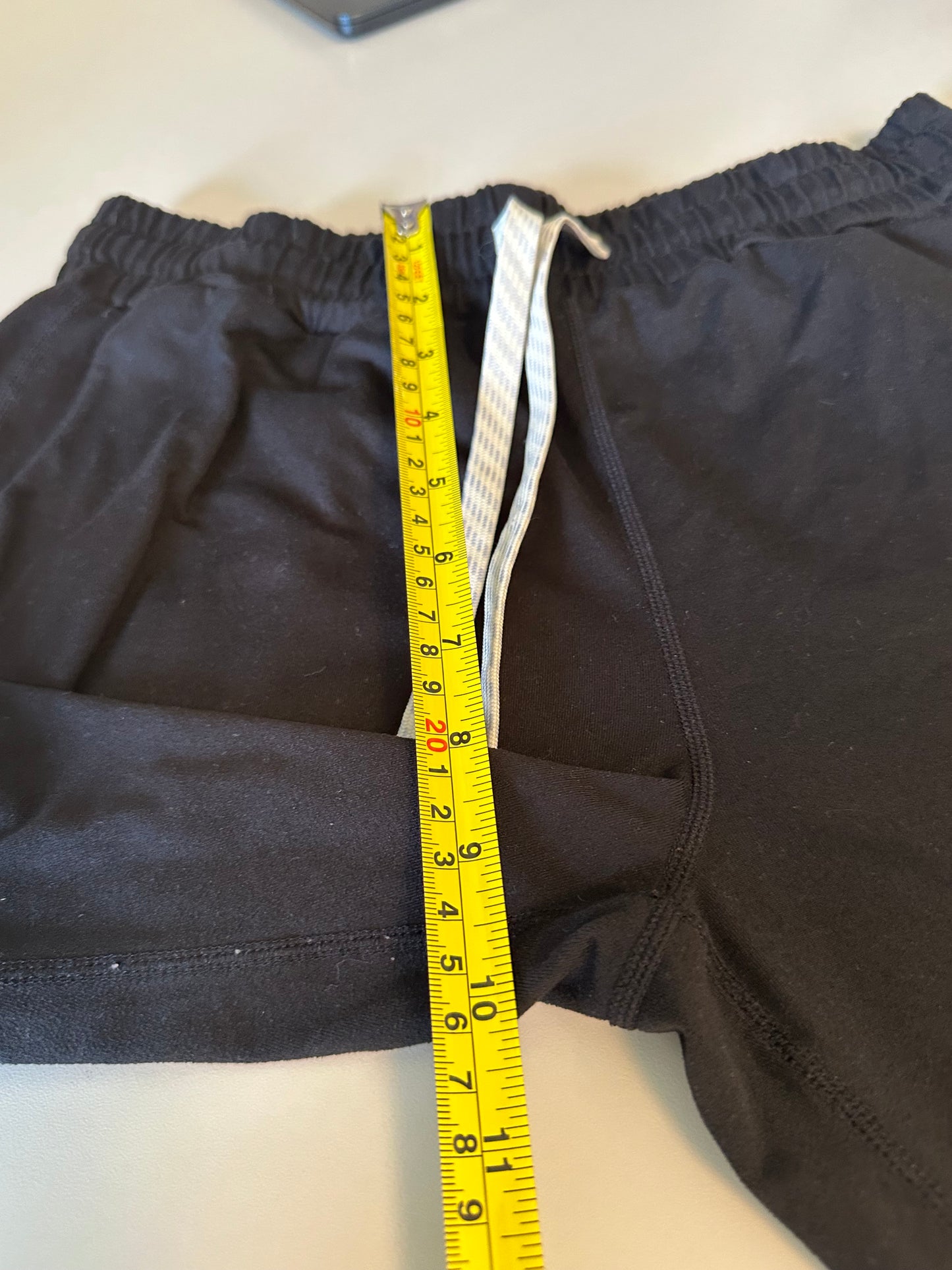 Vuori Heather Black Performance Jogger | Size Small