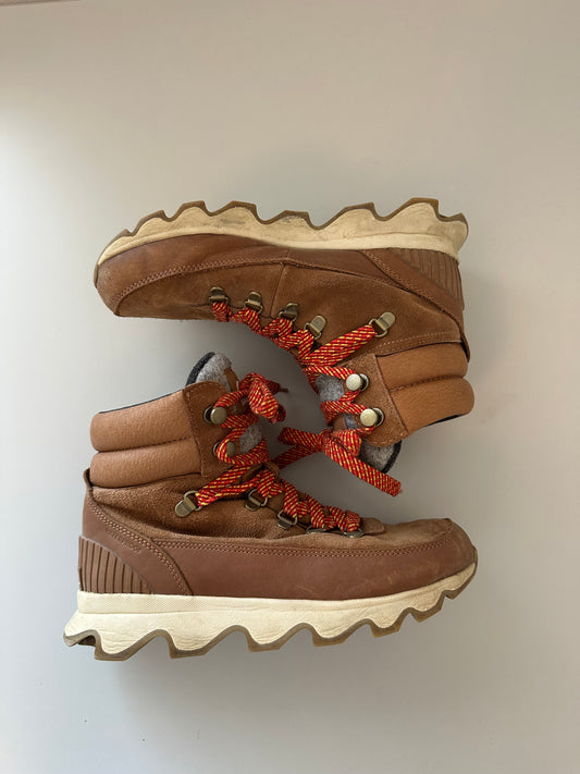 Sorel Kinetic Conquest Mixed Leather Hiker Boots | Size 8