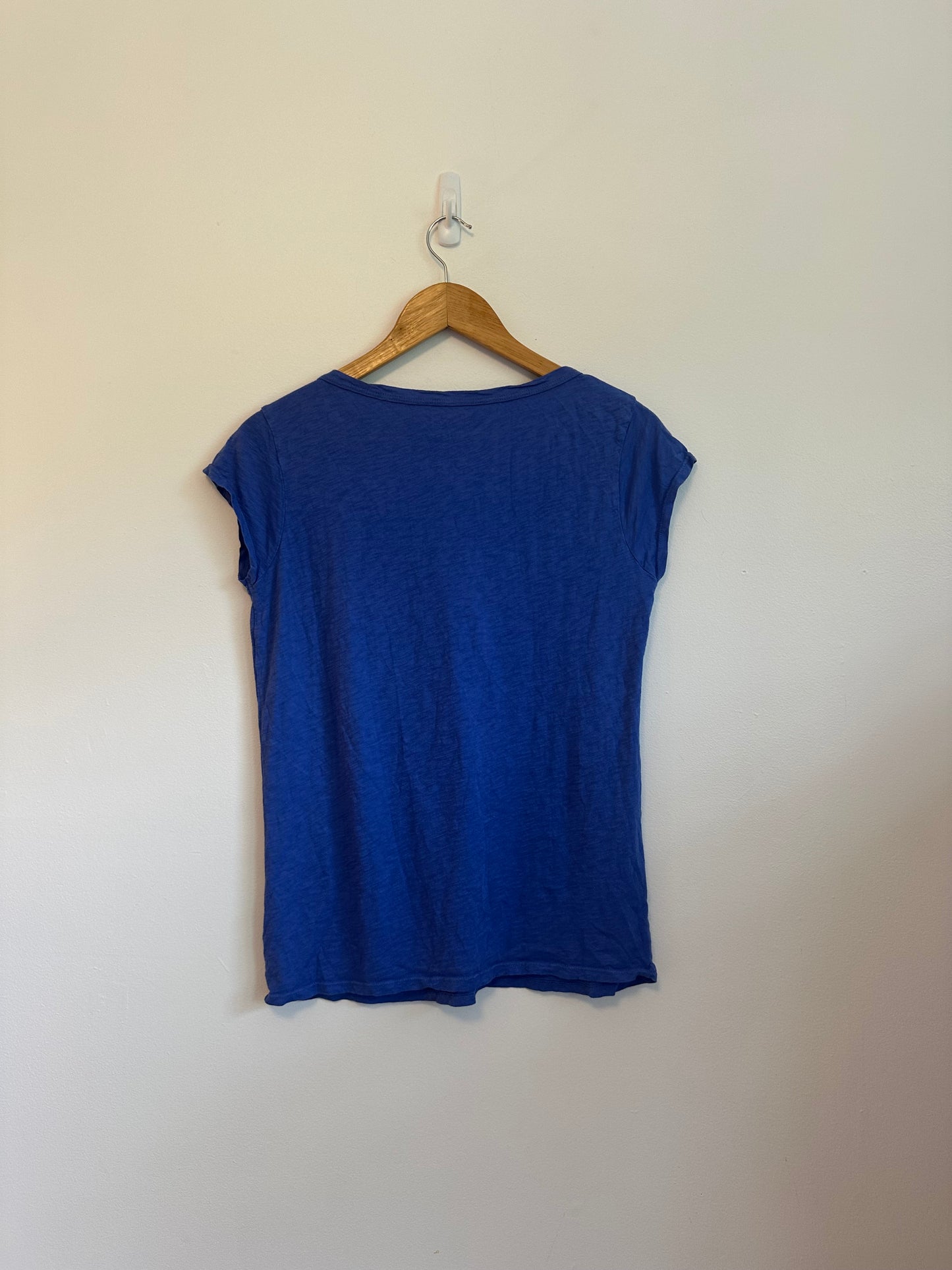 Velvet by Graham & Spencer Kira Original Slub Scoop Neck Tee in Blue | Small