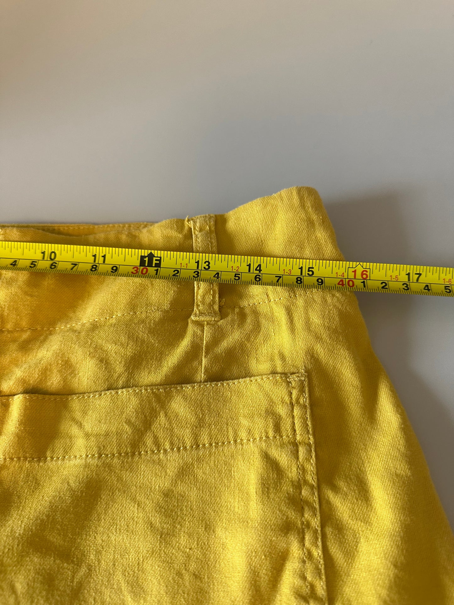 Anthropologie Maeve Colette European Linen Stretch Shorts in Yellow | Size 31