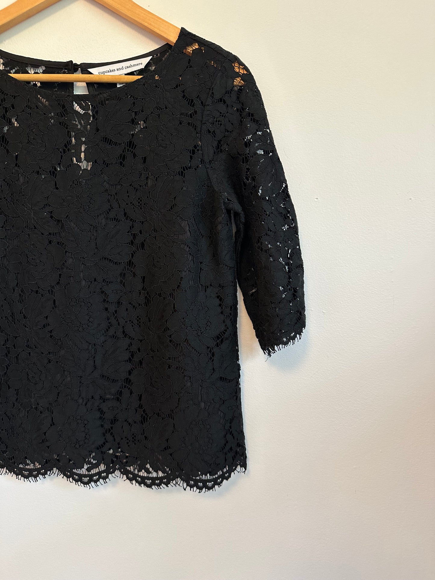 Cupcakes & Cashmere Black Lace 3/4 Sleeve Blouse | Size XS