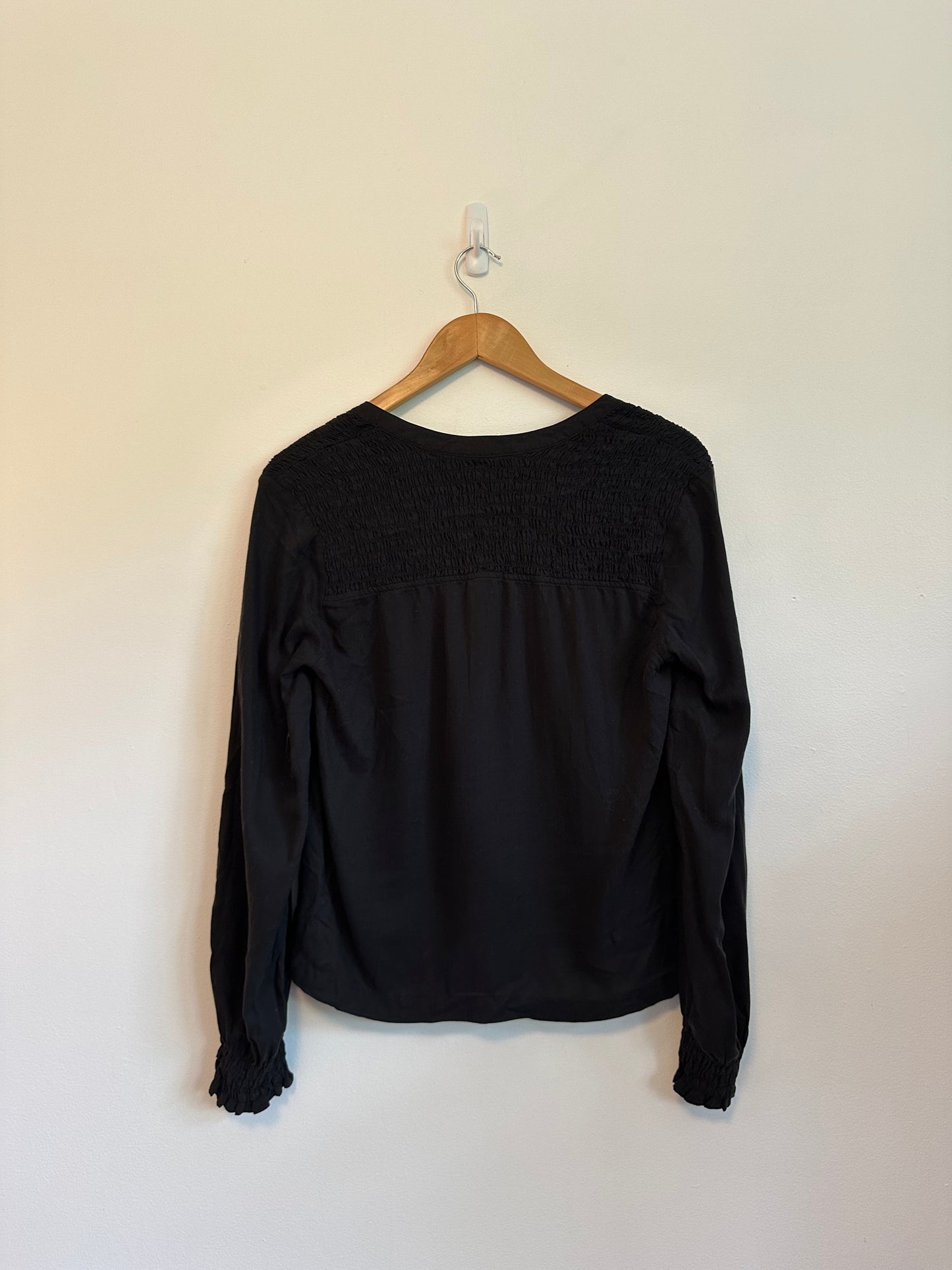 Bella Dahl Smocked Yoke Blouse in Black | Size XS