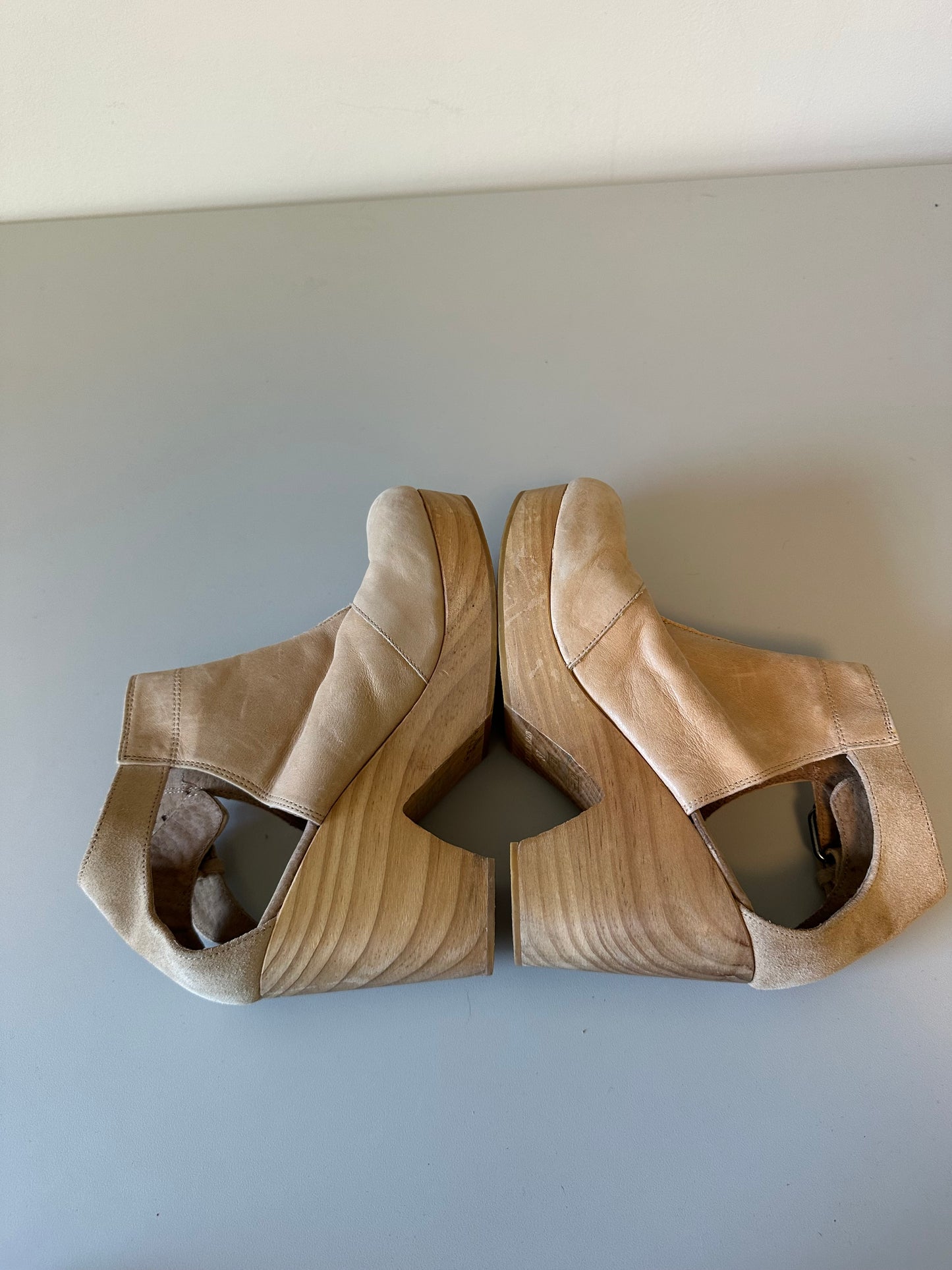 Free People Amber Orchard Clogs in Sand Leather | Size 37 (US 6.5)