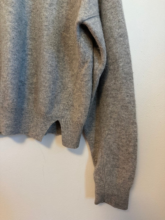 Naadam 100% Cashmere Gray Crewneck Sweater with Side Slits | Size Large