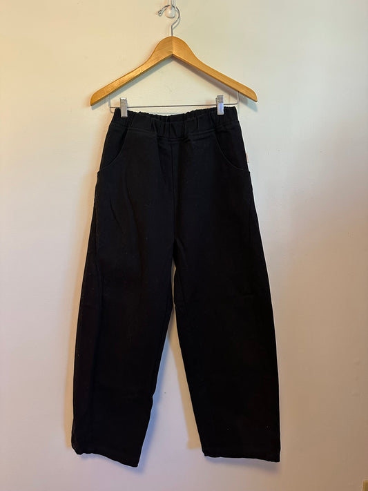 Le Bon Shoppe Black Arc Elastic Waist Cotton Twill Barrel Leg Pants | Size Small