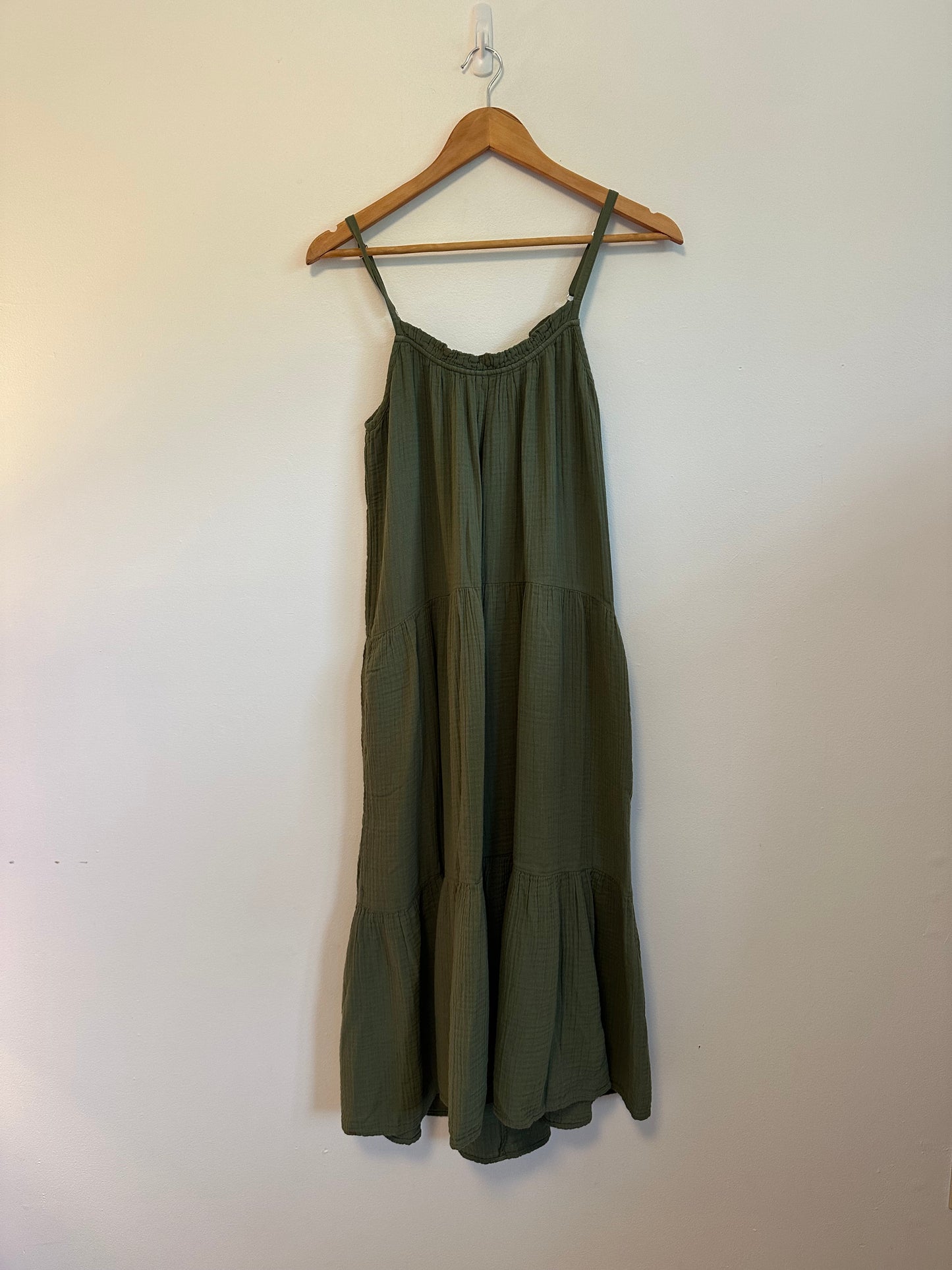 Xirena Cotton Gauze Tiered Midi Dress in Olive Green | Size XS