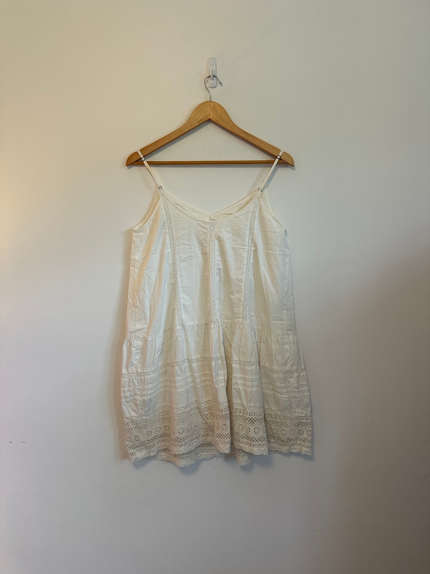 Velvet by Graham & Spencer White Cotton Lace Mini Dress | Size XS