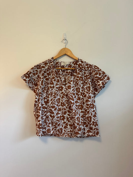 The Great. Flutter Sleeve Blouse in Brown and Ivory Floral | Size 1 (Small)