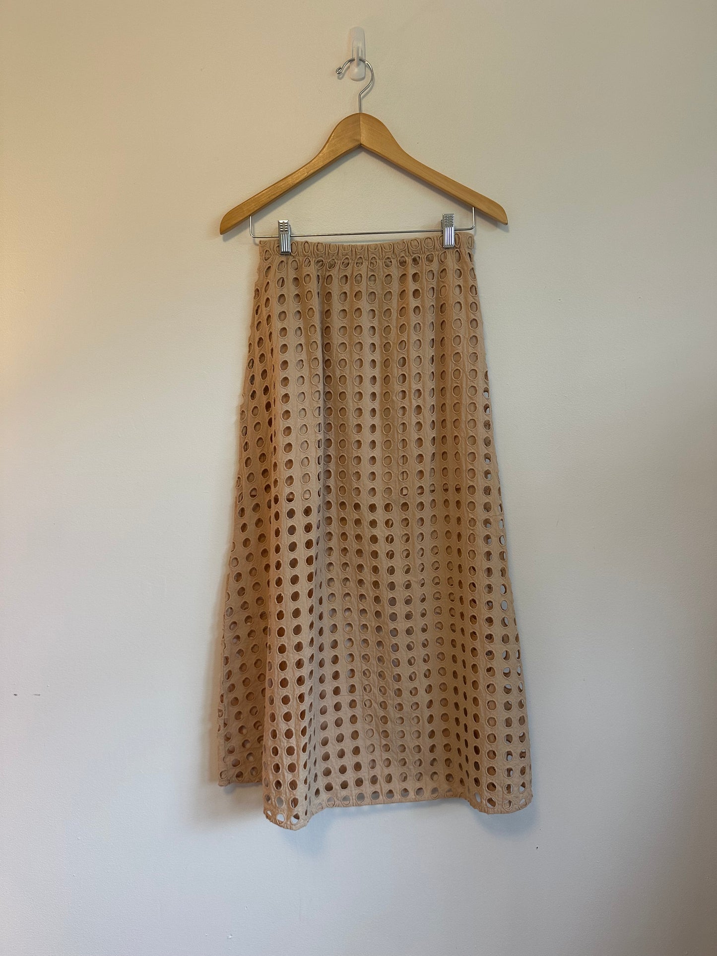 Tuckernuck Tan Cotton Eyelet Eve Skirt | Size XS