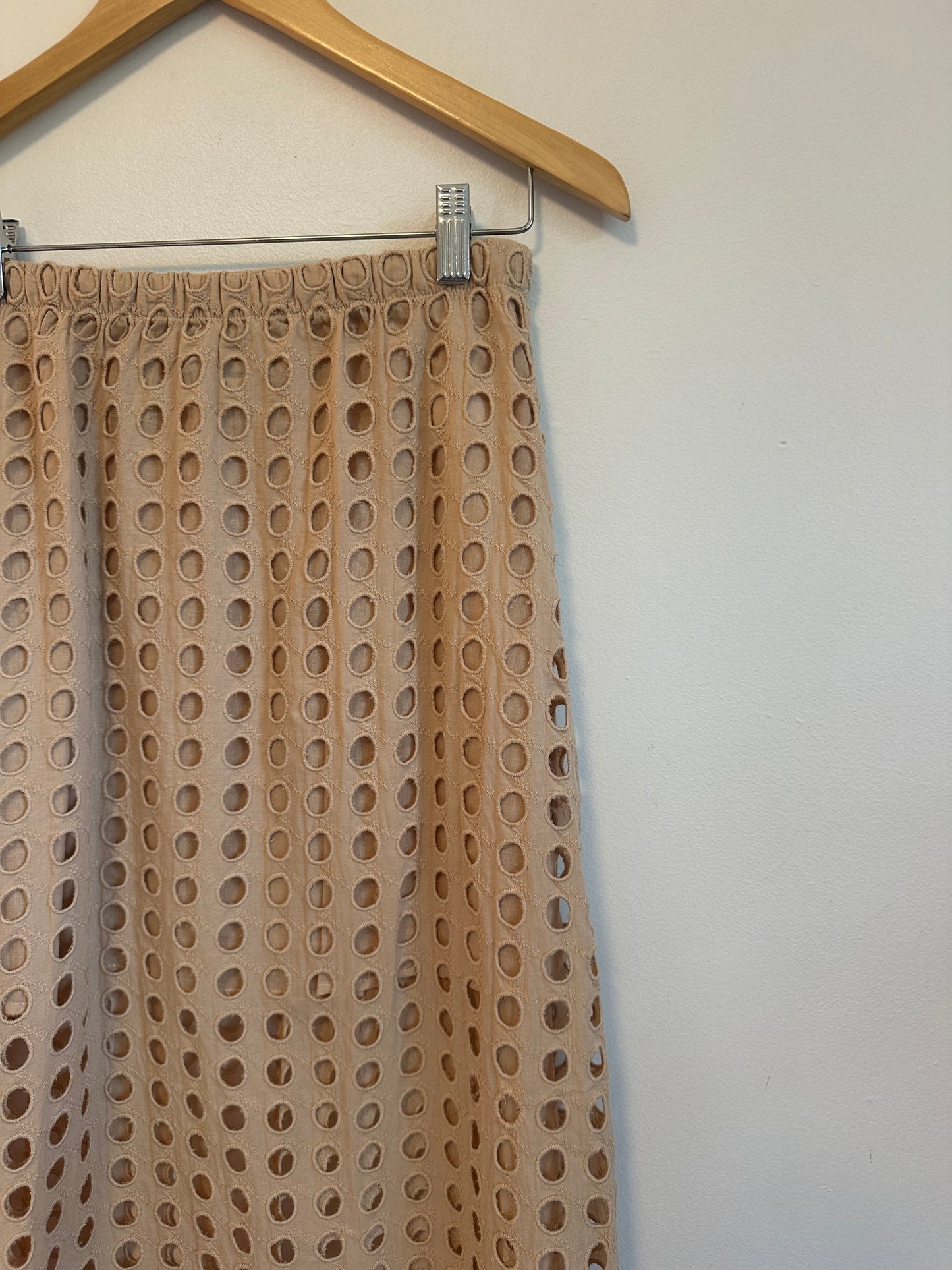 Tuckernuck Tan Cotton Eyelet Eve Skirt | Size XS