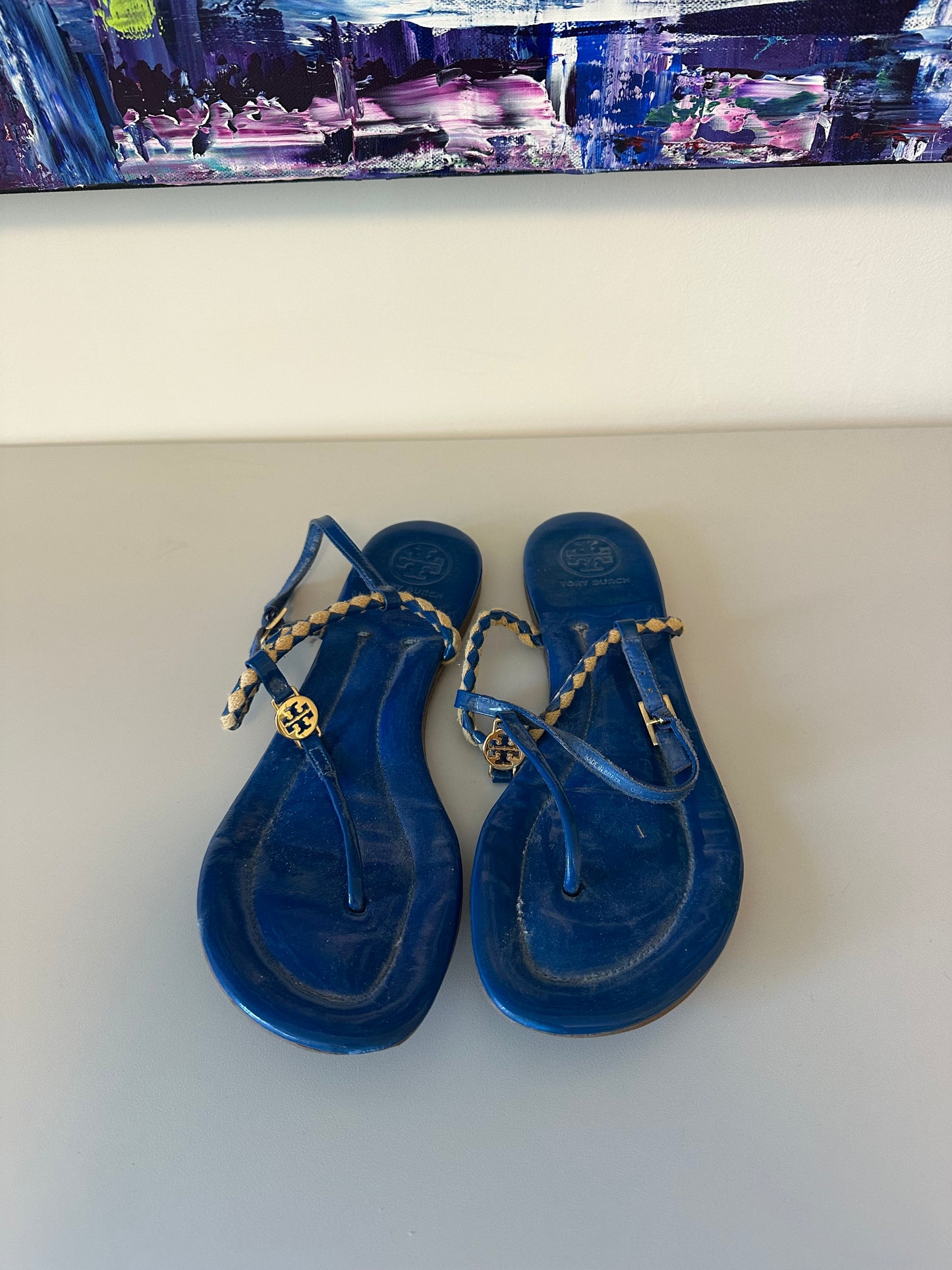 Tory Burch Aine Flat Thong Sandals in Blue Patent Leather | Size 9