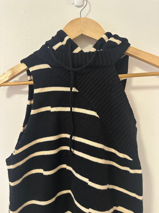 Elan Assymetrical Sleeveless Black and Cream Sweater | Size Small