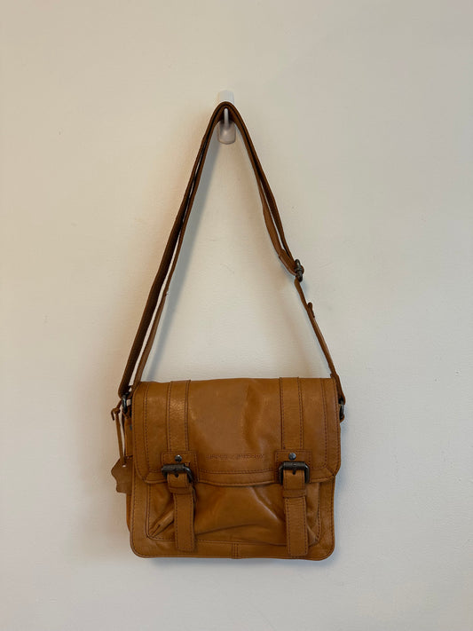 Spikes & Sparrow Cognac Brown Leather Crossbody Messenger Bag