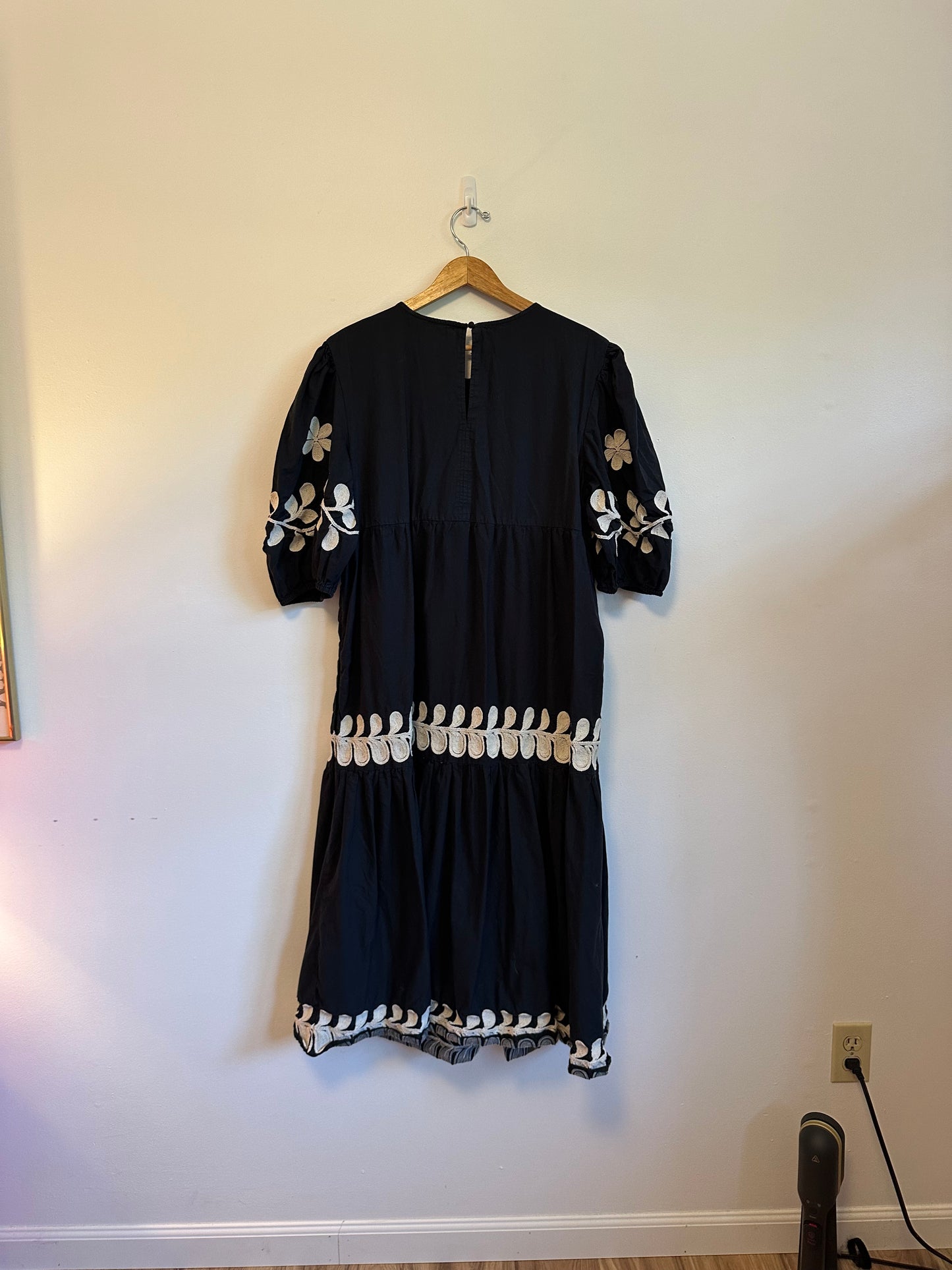 By Anthropologie Embroidered Puff-Sleeve Midi Dress | Size XL
