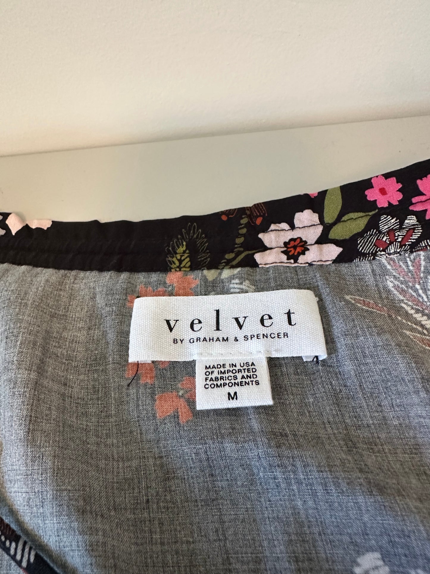 Velvet by Graham and Spencer Floral Long Sleeve Blouse | Size Medium
