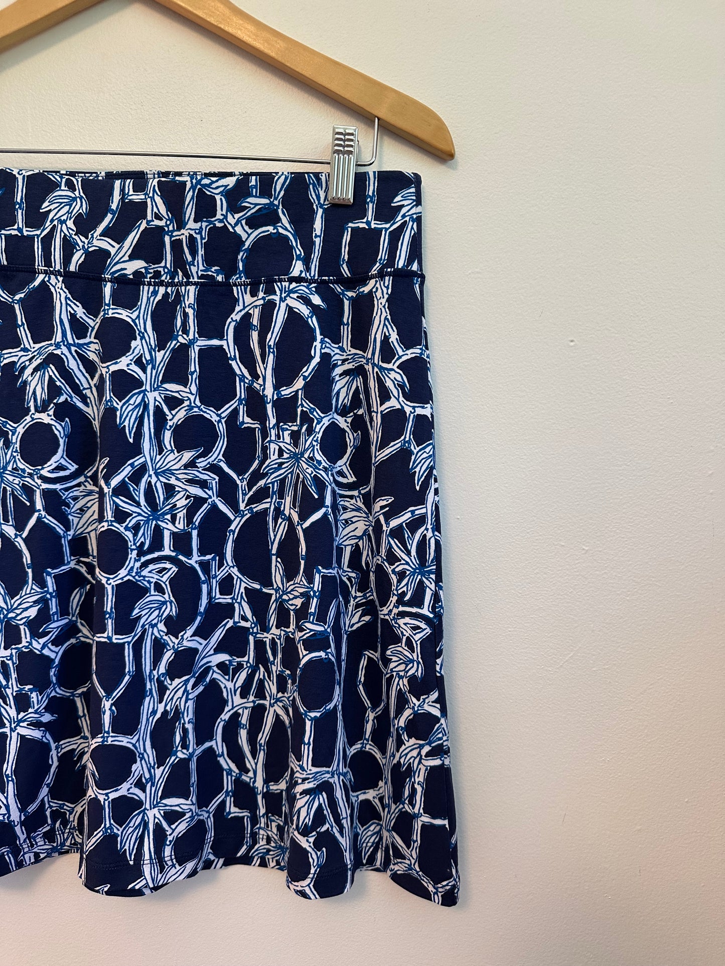 Lilly Pulitzer Blue Patterned Jersey Skirt | Size Medium