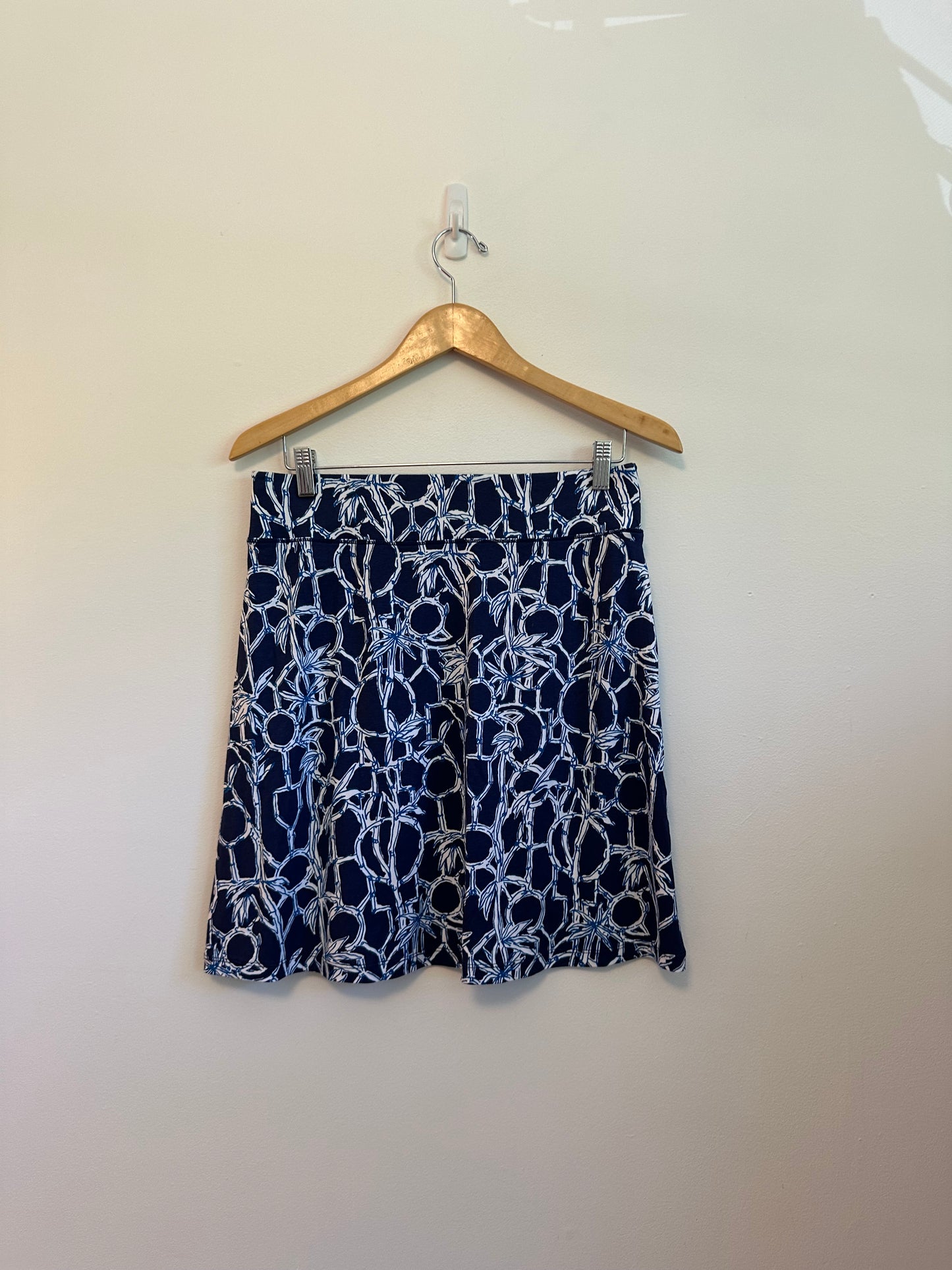 Lilly Pulitzer Blue Patterned Jersey Skirt | Size Medium