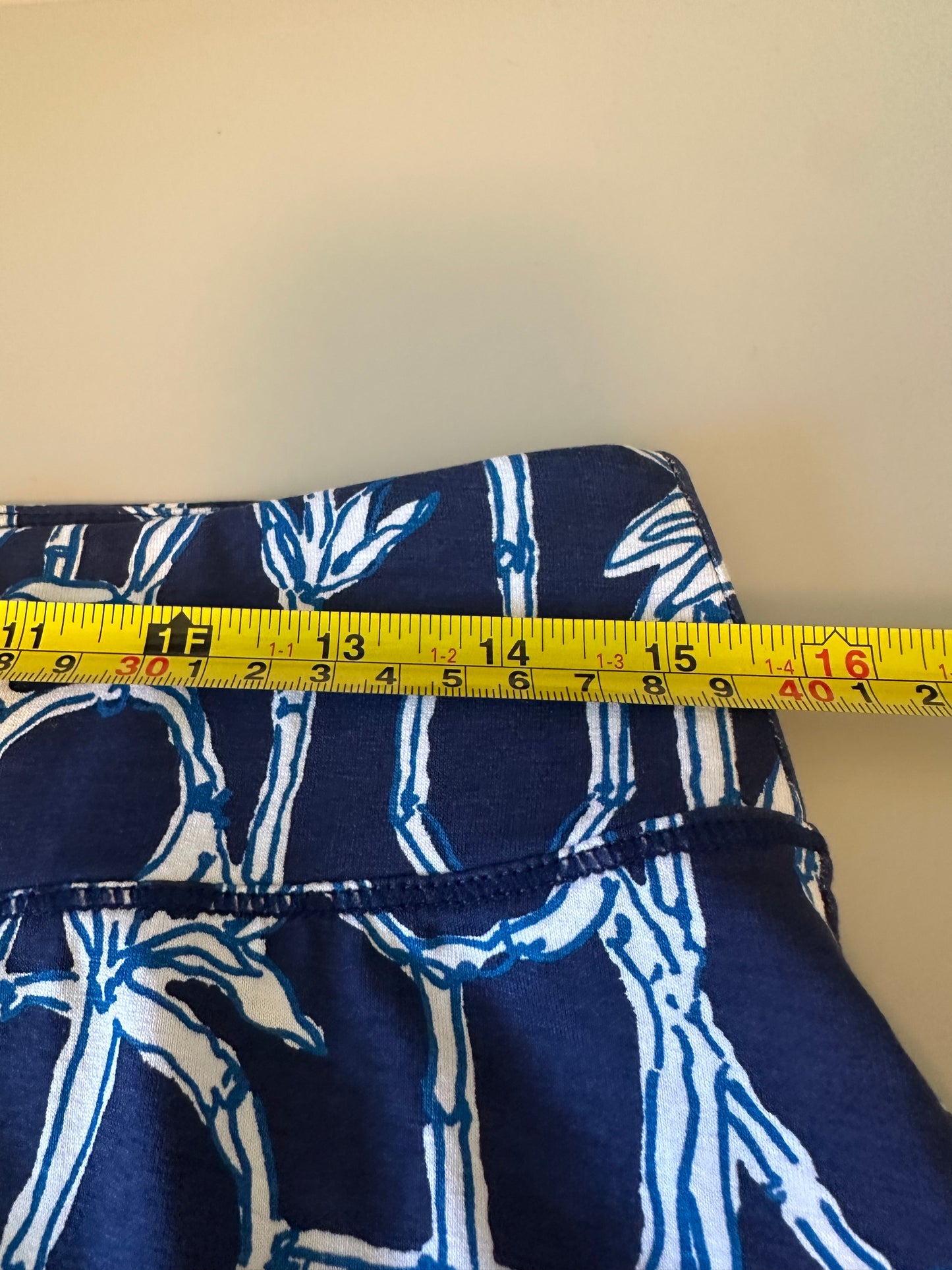 Lilly Pulitzer Blue Patterned Jersey Skirt | Size Medium