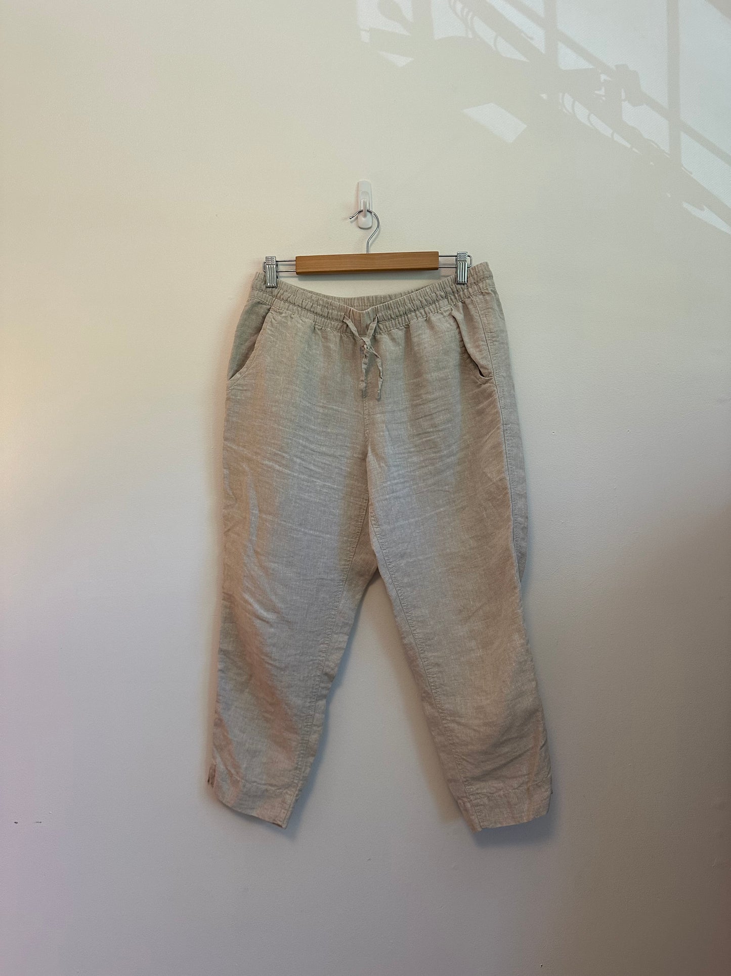 L.L. Bean Premium Linen Pull-On Ankle Pants in Oatmeal | Size 8 Petite