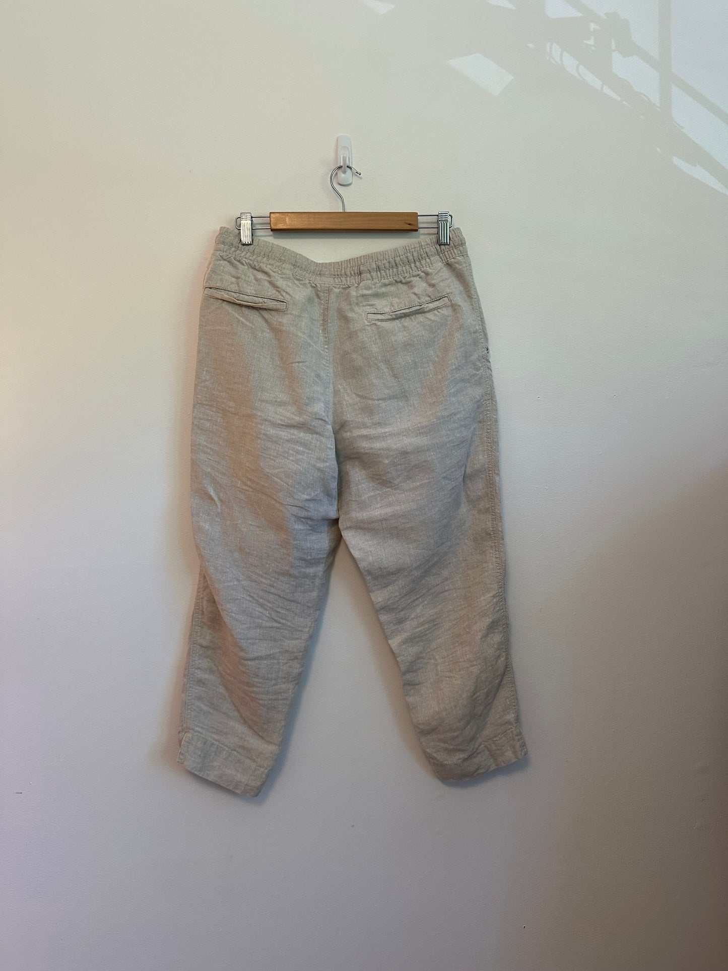 L.L. Bean Premium Linen Pull-On Ankle Pants in Oatmeal | Size 8 Petite