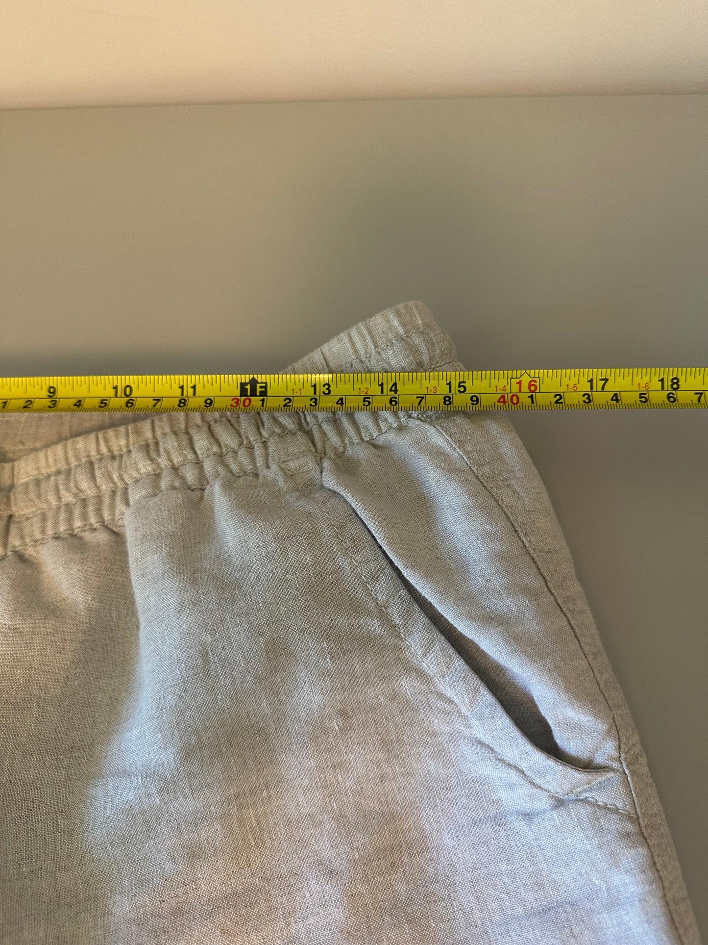 L.L. Bean Premium Linen Pull-On Ankle Pants in Oatmeal | Size 8 Petite