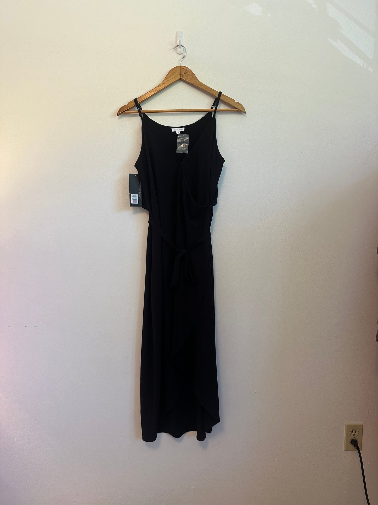 NWT Olivia Grey Black Wrap Dress | Size Medium