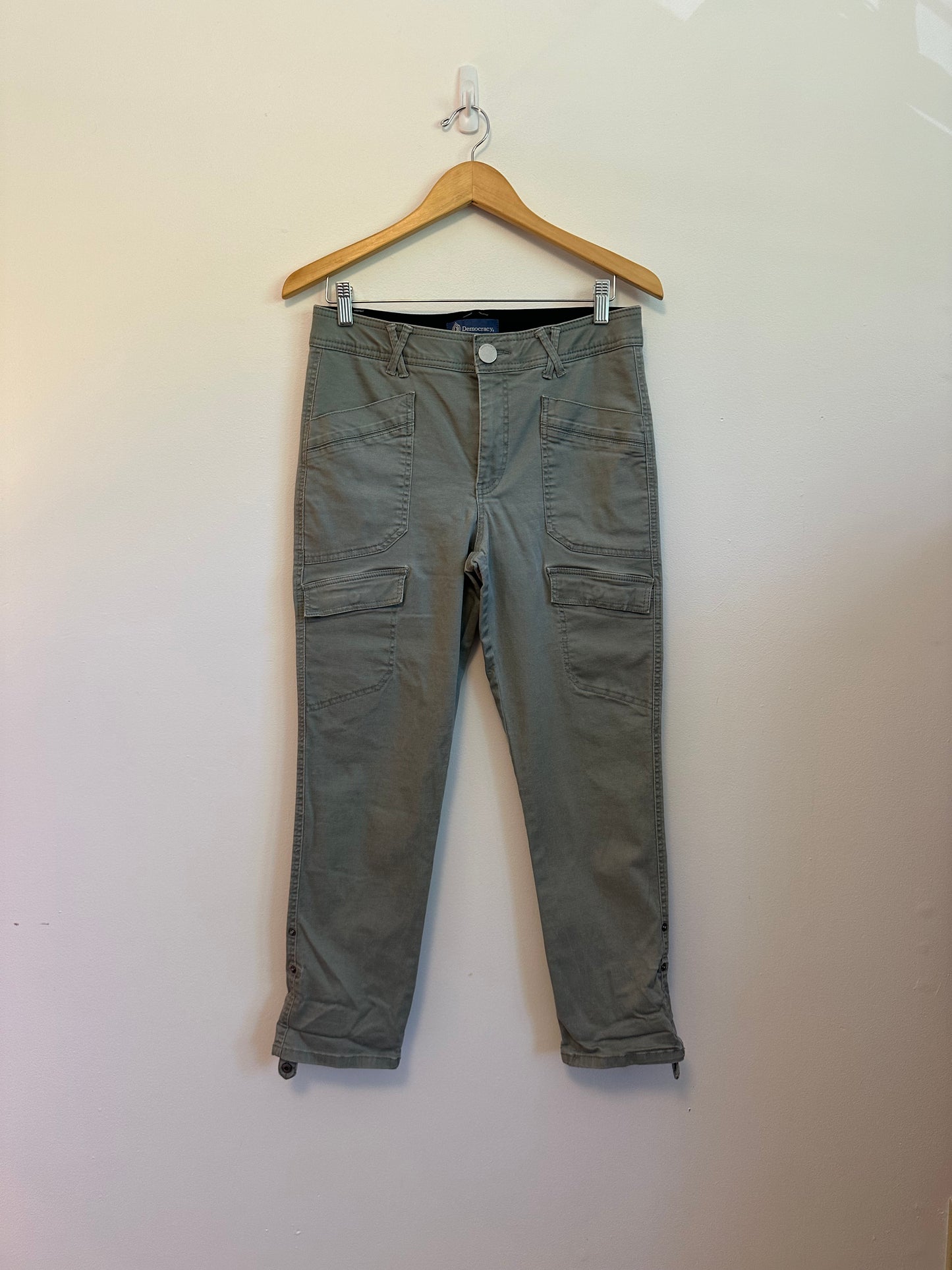 Democracy Olive Green "Ab" Technology Stretch Cargo Pants | Size 8P