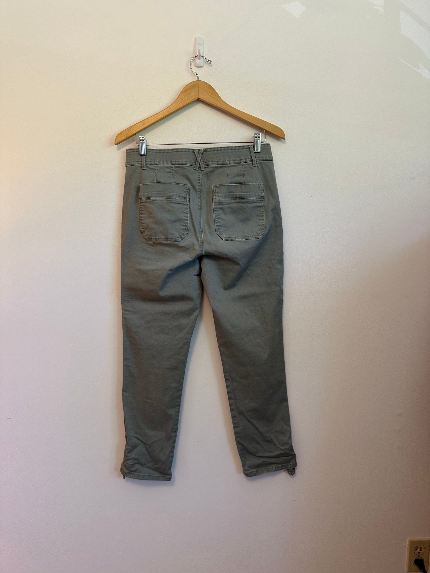 Democracy Olive Green "Ab" Technology Stretch Cargo Pants | Size 8P