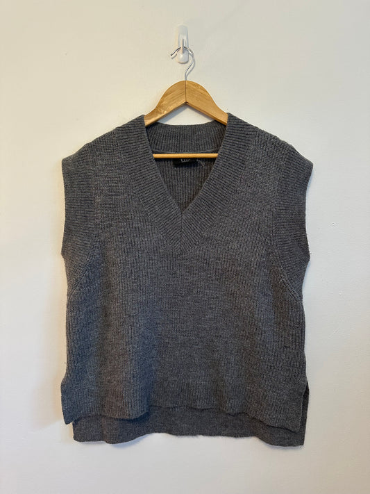 Vici Charcoal Gray V-Neck Knit Sweater Vest | Size Medium